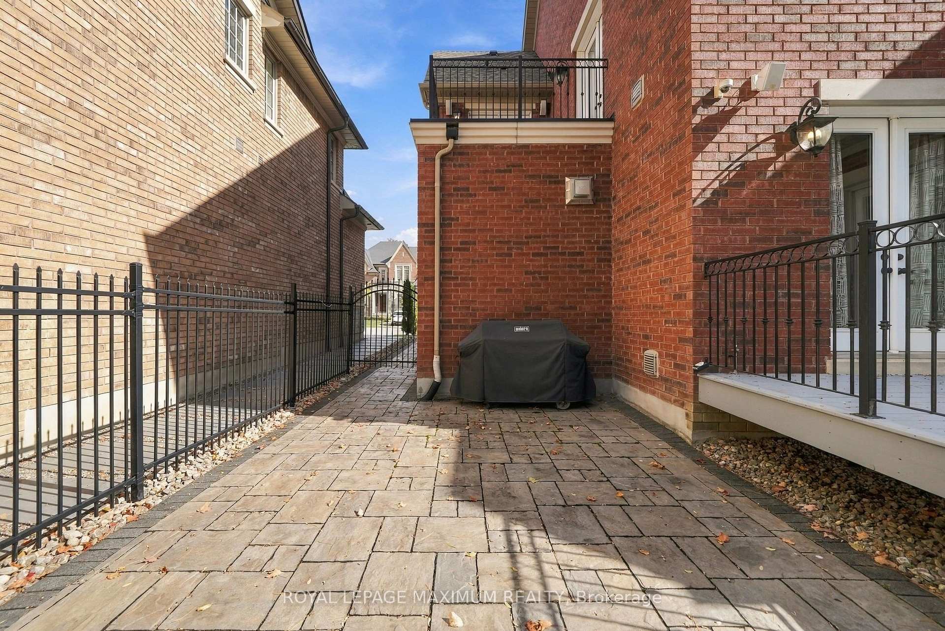 Photo 45 of 124 Annsleywood Court, Vaughan, Kleinburg — HOMEH