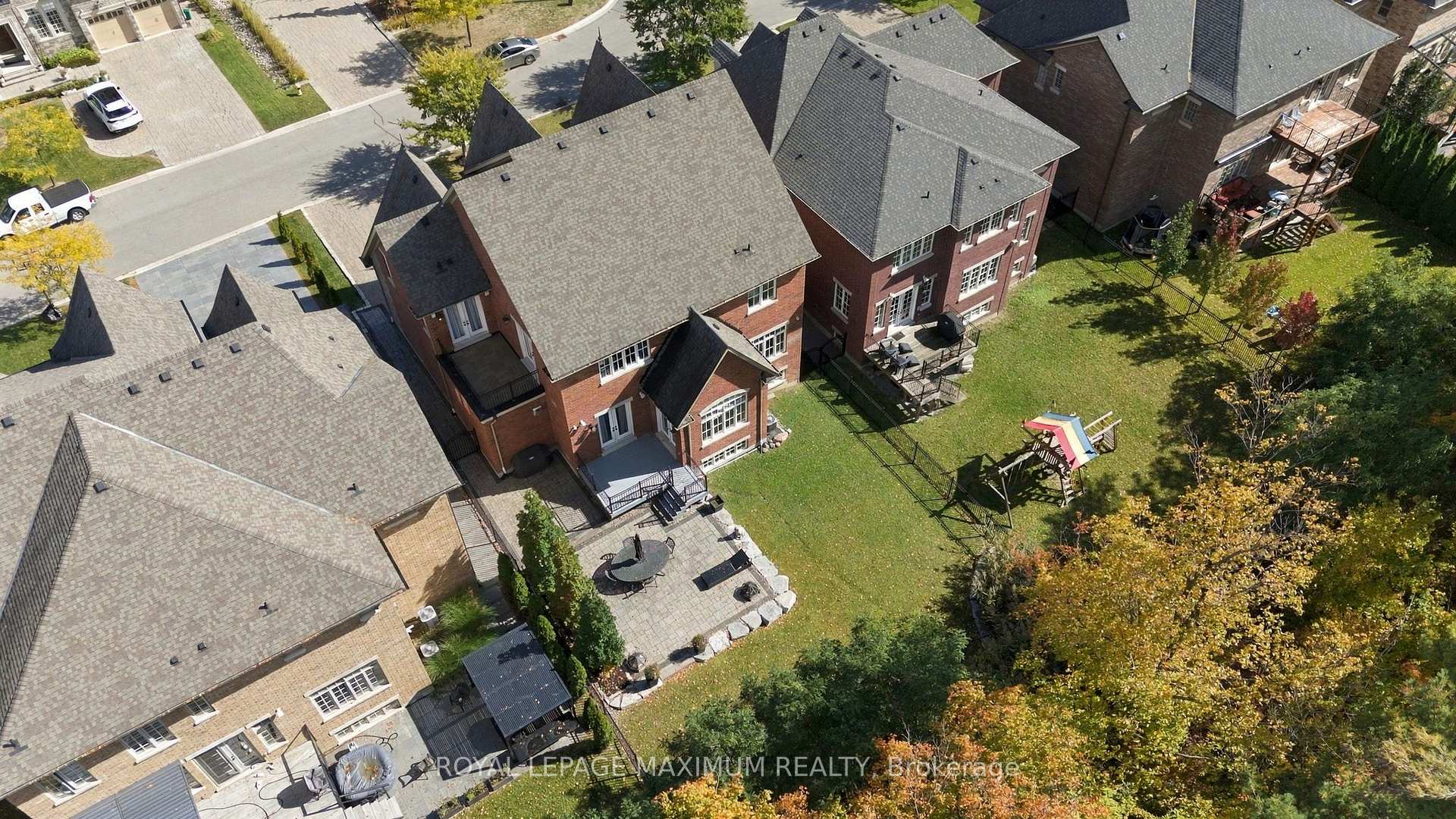 Photo 48 of 124 Annsleywood Court, Vaughan, Kleinburg — HOMEH