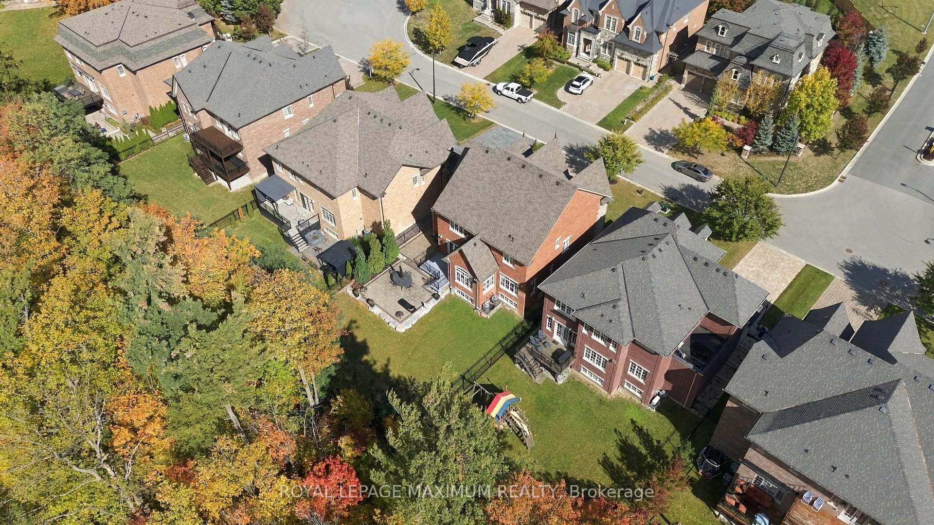 Photo 49 of 124 Annsleywood Court, Vaughan, Kleinburg — HOMEH
