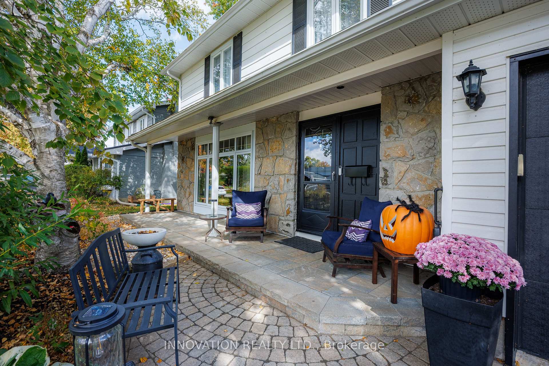Photo 3 of 11 Welkin Crescent, Ottawa, Borden Farm/Stewart Farm/Carleton Heights/Parkwood Hills — HOMEH