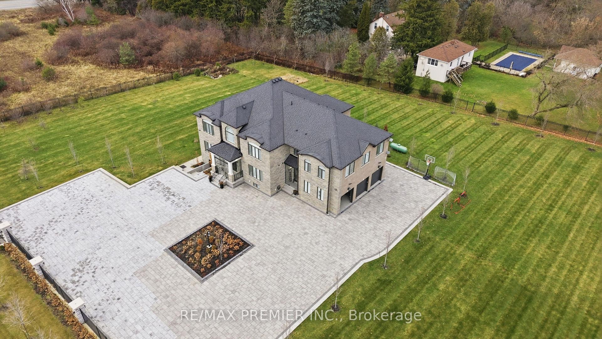 Photo 8 of 2180 King Vaughan Road S, Vaughan, Maple — HOMEH