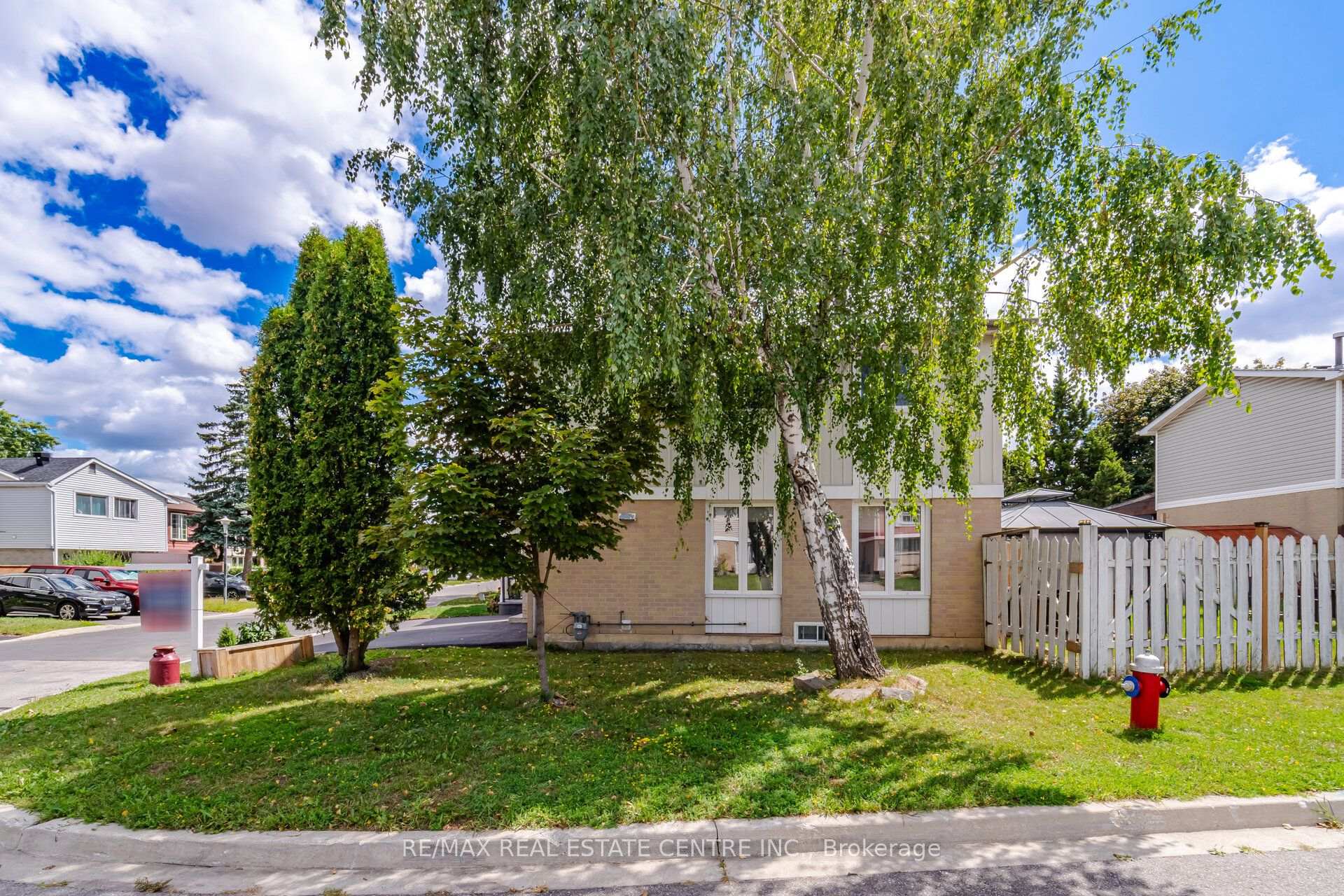 Photo 2 of 44 Grand Valley Drive, Brampton, Northgate — HOMEH
