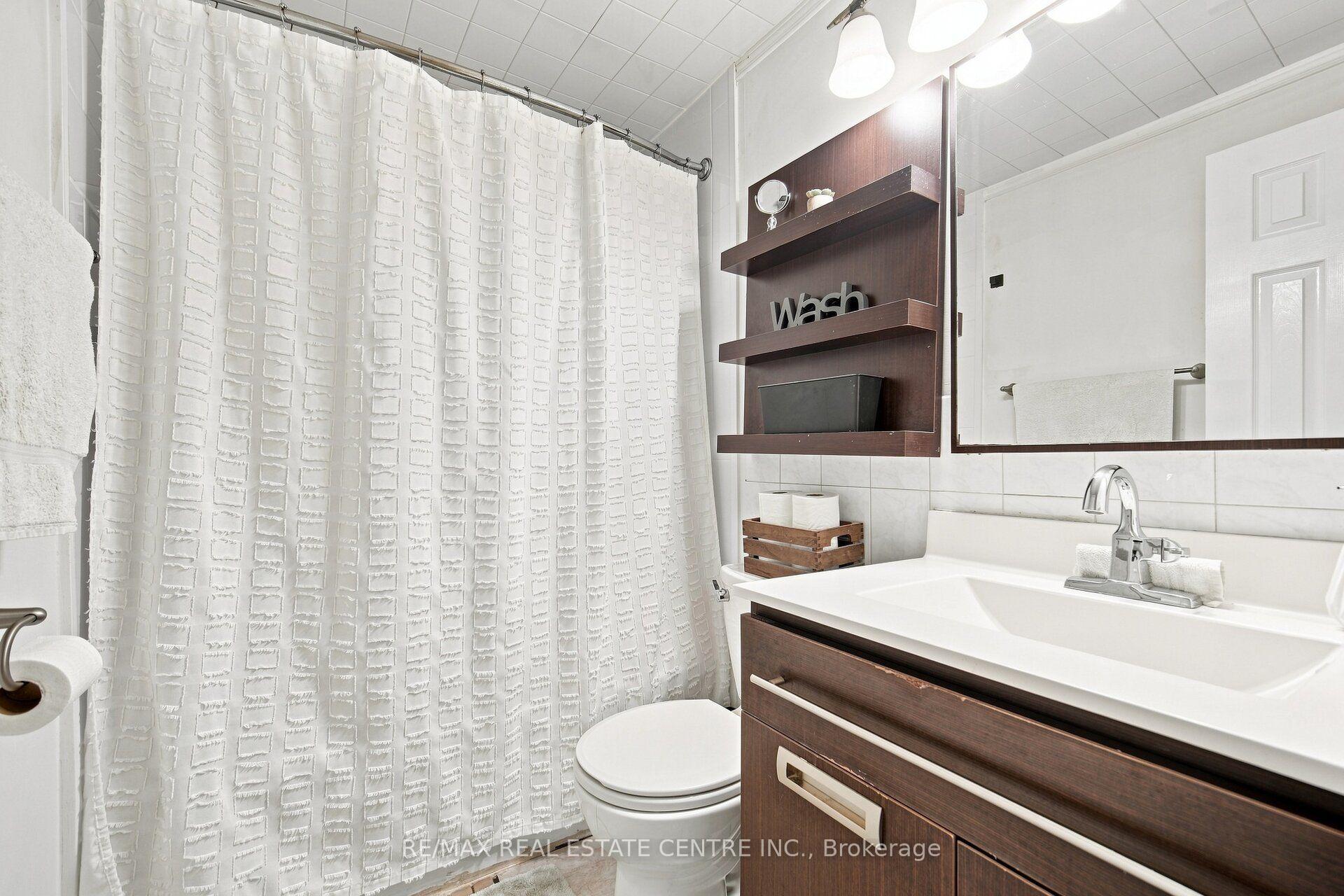 Photo 16 of 44 Grand Valley Drive, Brampton, Northgate — HOMEH