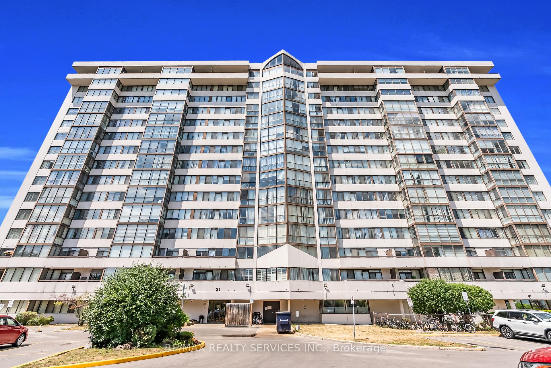 Photo 4 of Unit 306, 21 Markbrook Lane N, Etobicoke, Mount Olive-Silverstone-Jamestown — HOMEH