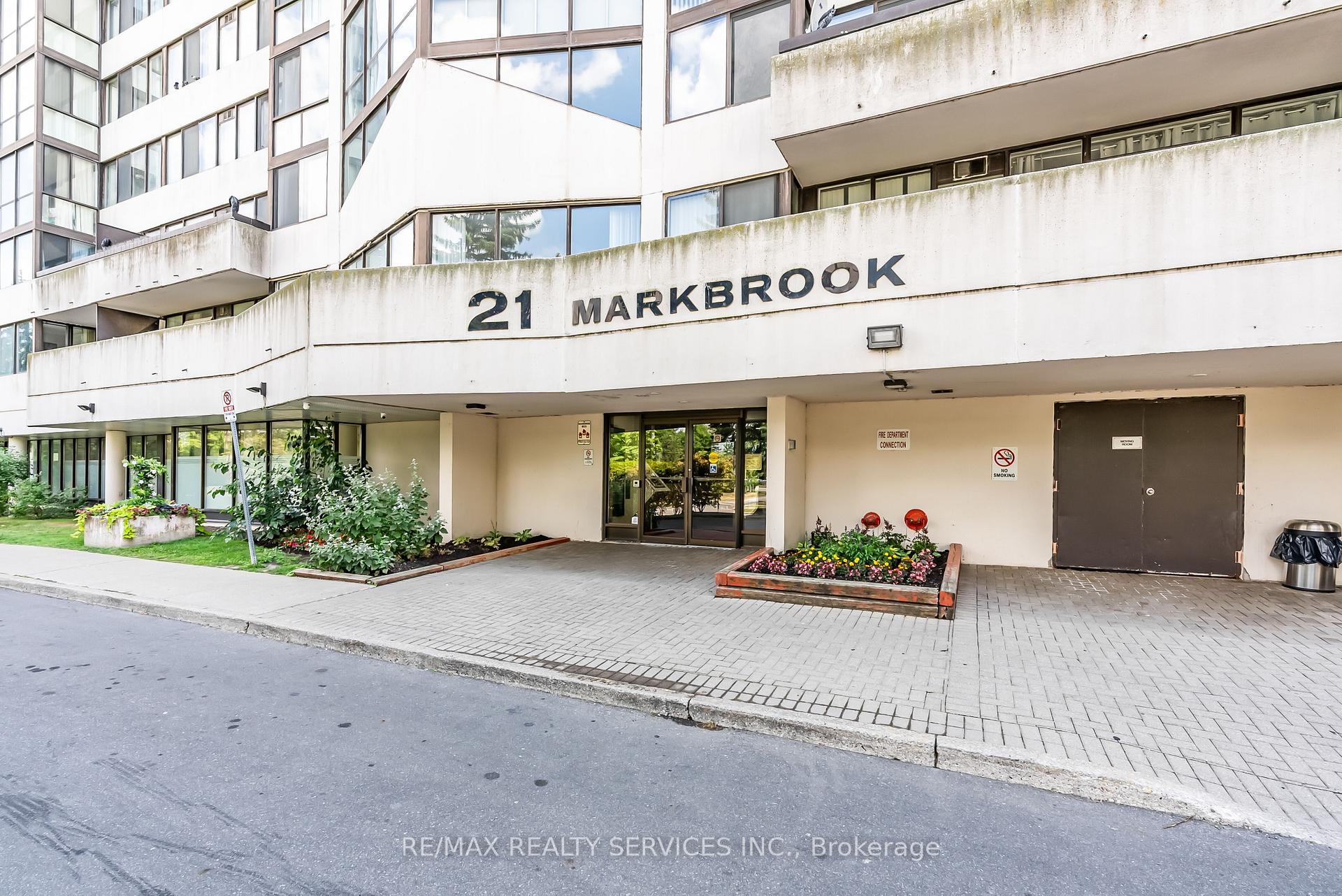 Photo 5 of Unit 306, 21 Markbrook Lane N, Etobicoke, Mount Olive-Silverstone-Jamestown — HOMEH