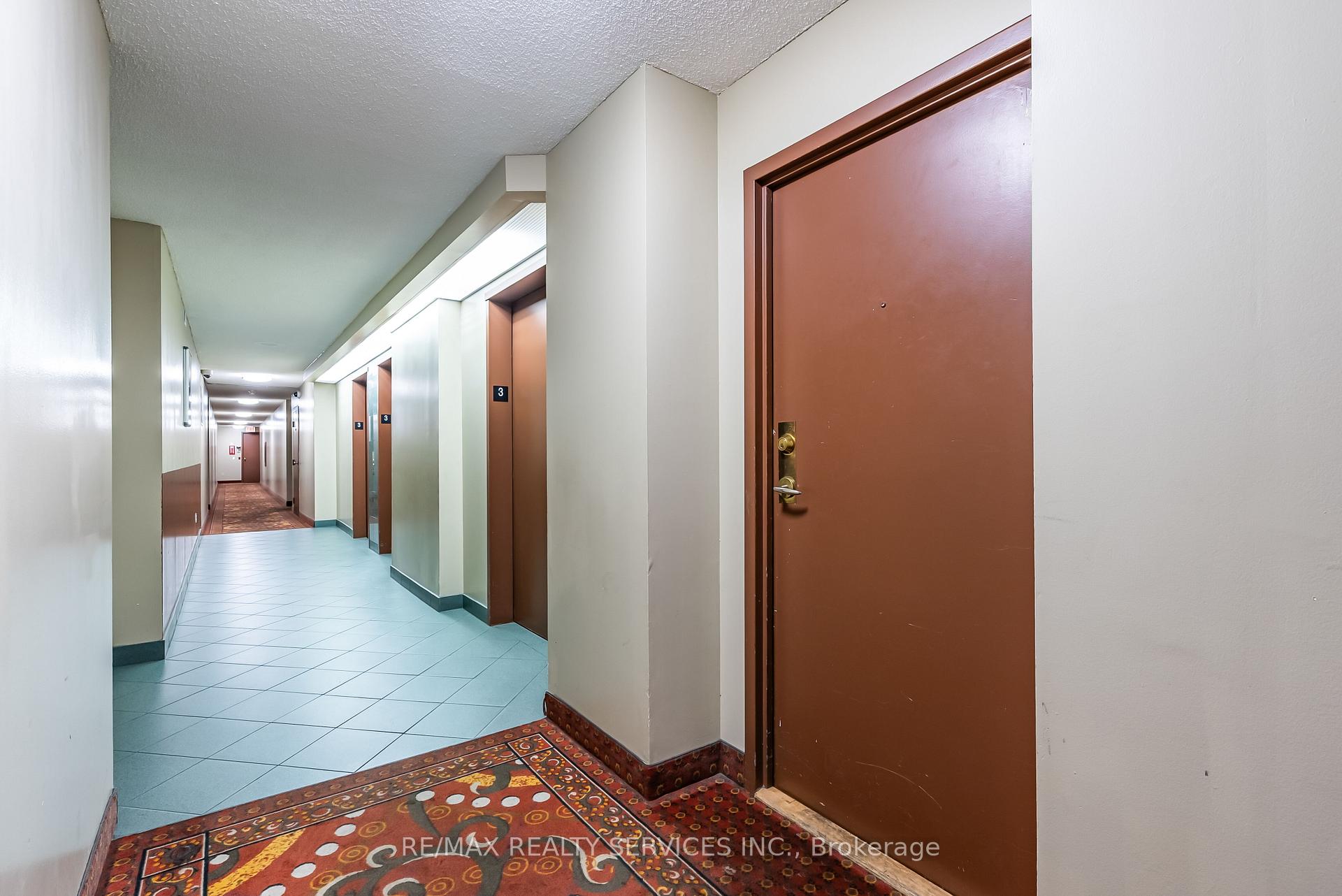 Photo 6 of Unit 306, 21 Markbrook Lane N, Etobicoke, Mount Olive-Silverstone-Jamestown — HOMEH