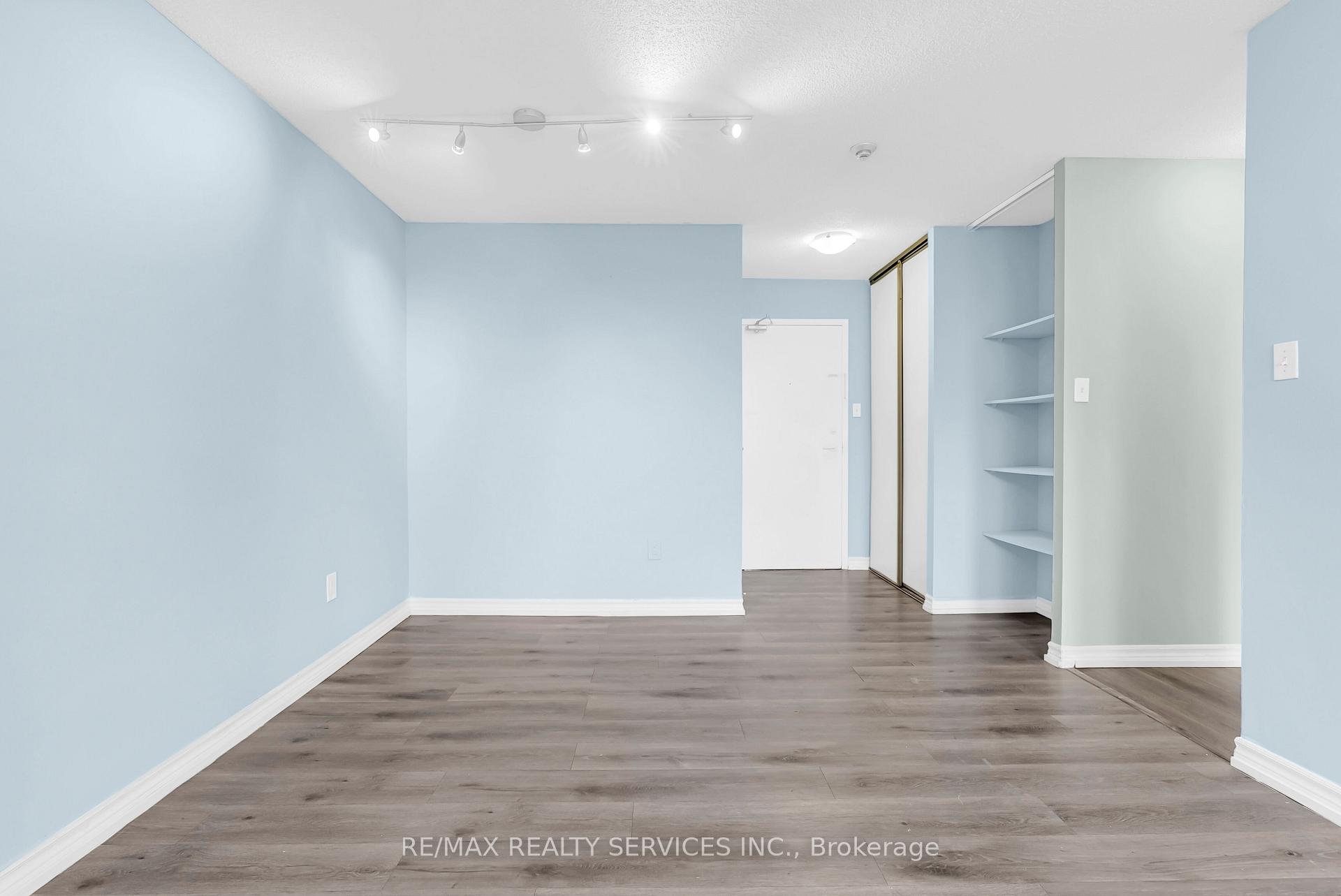 Photo 10 of Unit 306, 21 Markbrook Lane N, Etobicoke, Mount Olive-Silverstone-Jamestown — HOMEH