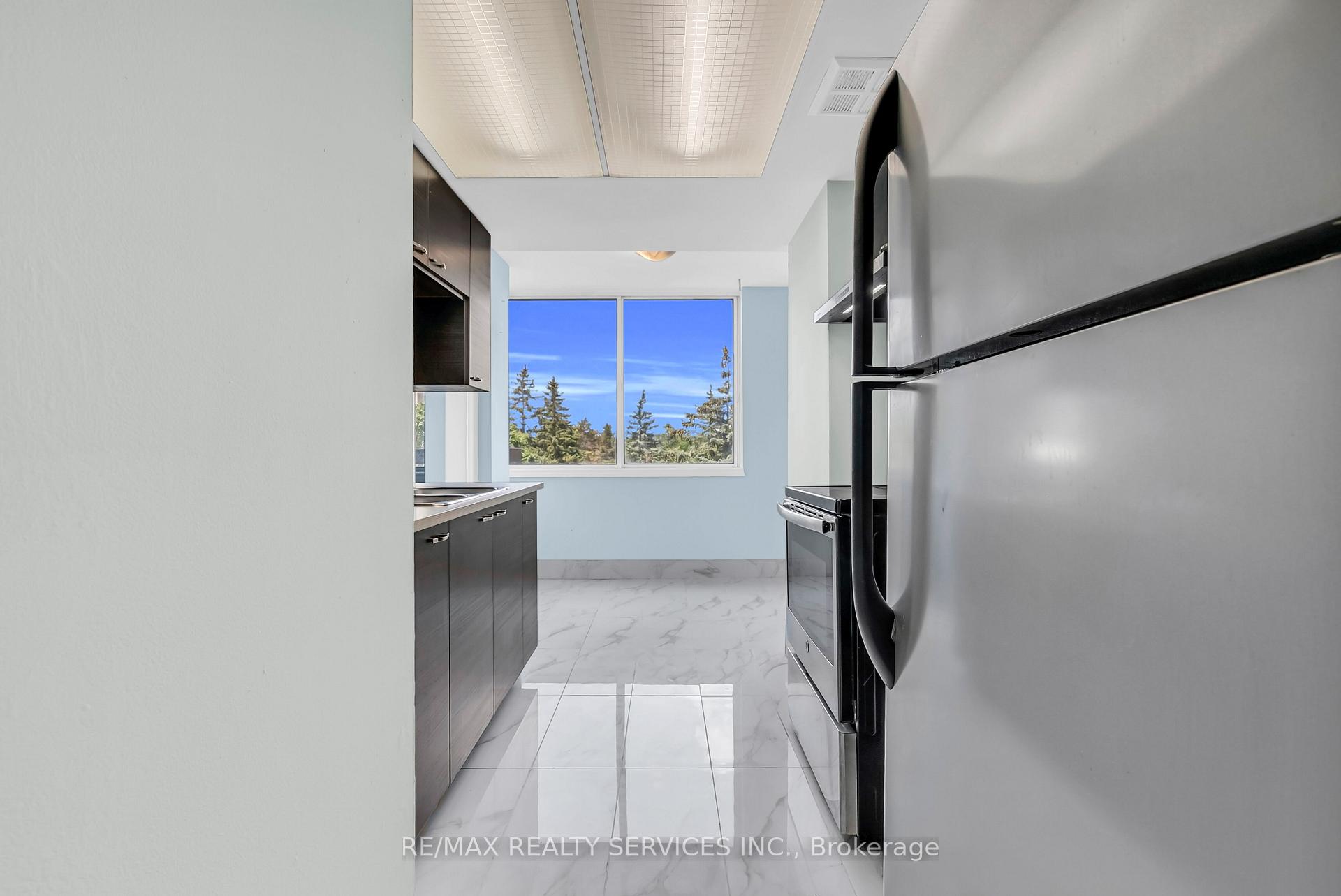 Photo 14 of Unit 306, 21 Markbrook Lane N, Etobicoke, Mount Olive-Silverstone-Jamestown — HOMEH