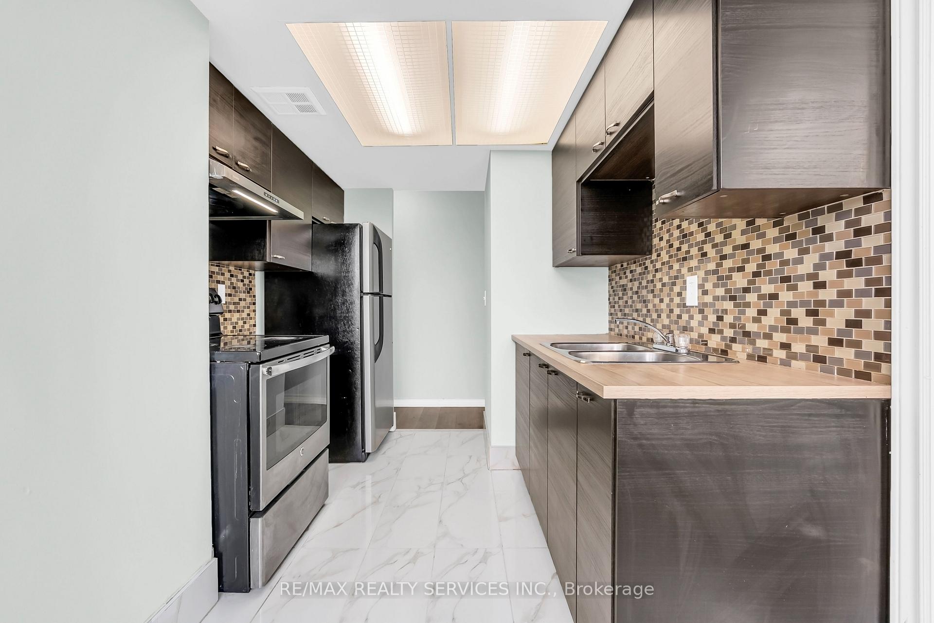 Photo 16 of Unit 306, 21 Markbrook Lane N, Etobicoke, Mount Olive-Silverstone-Jamestown — HOMEH