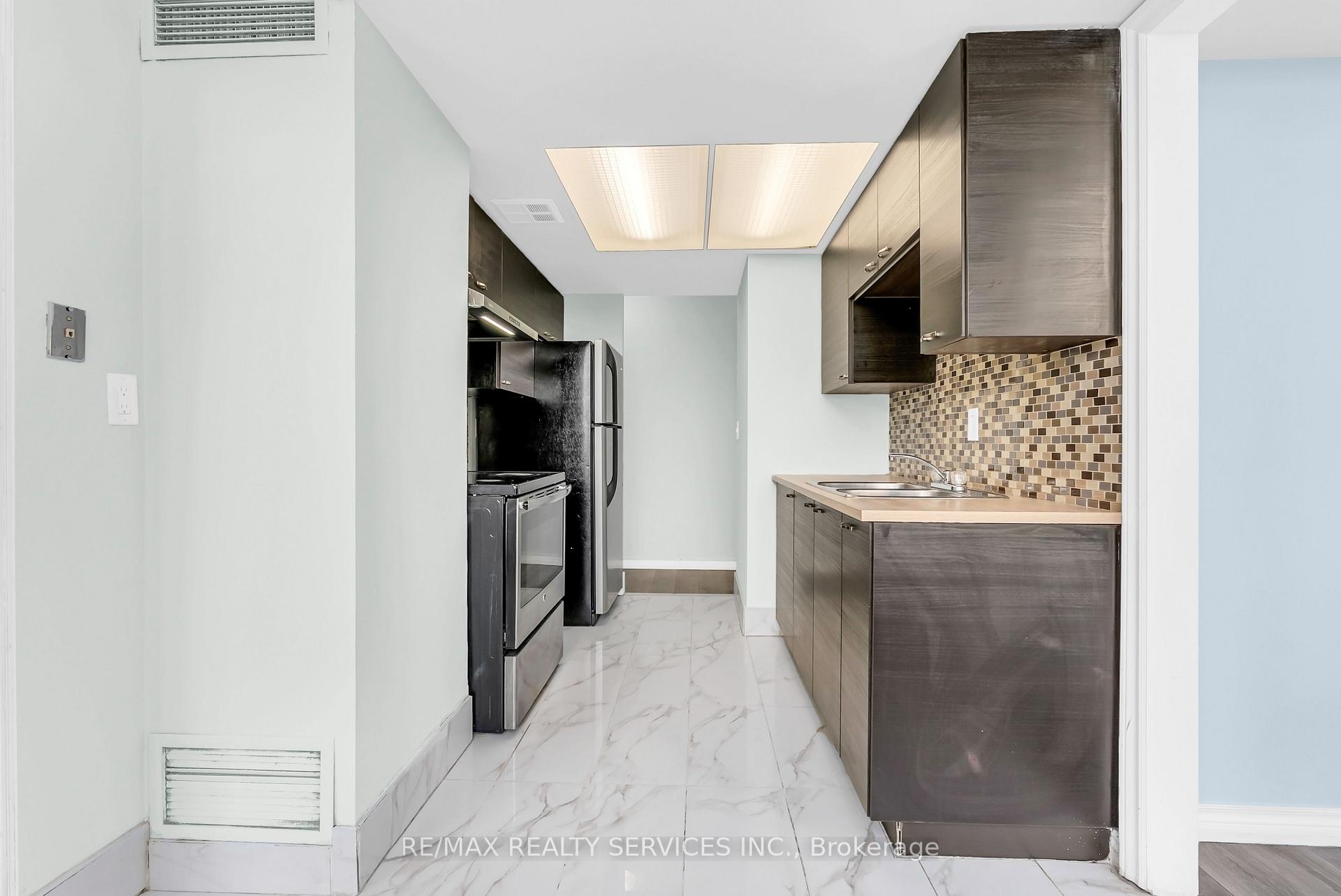 Photo 17 of Unit 306, 21 Markbrook Lane N, Etobicoke, Mount Olive-Silverstone-Jamestown — HOMEH
