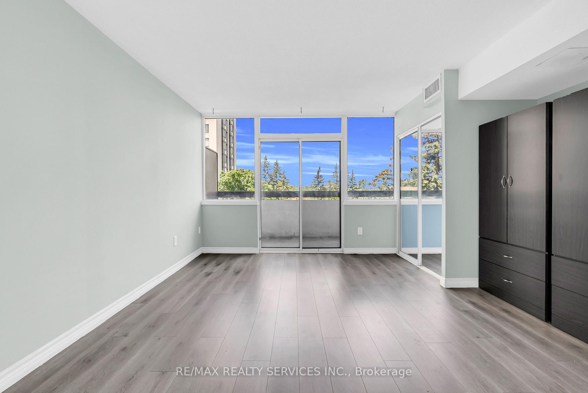 Photo 24 of Unit 306, 21 Markbrook Lane N, Etobicoke, Mount Olive-Silverstone-Jamestown — HOMEH