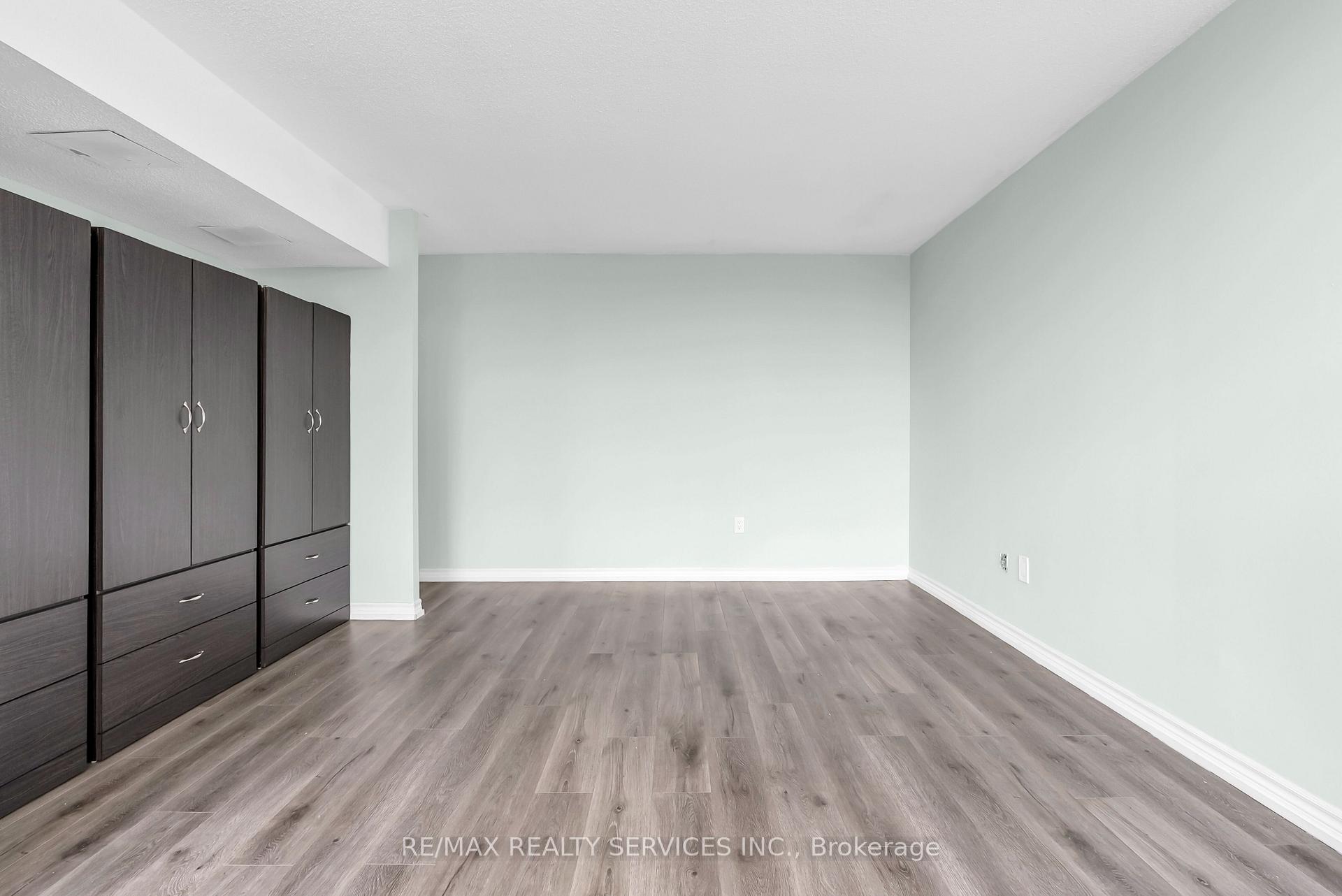 Photo 26 of Unit 306, 21 Markbrook Lane N, Etobicoke, Mount Olive-Silverstone-Jamestown — HOMEH