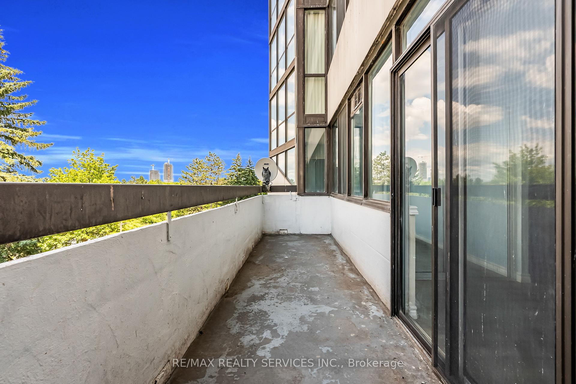 Photo 32 of Unit 306, 21 Markbrook Lane N, Etobicoke, Mount Olive-Silverstone-Jamestown — HOMEH