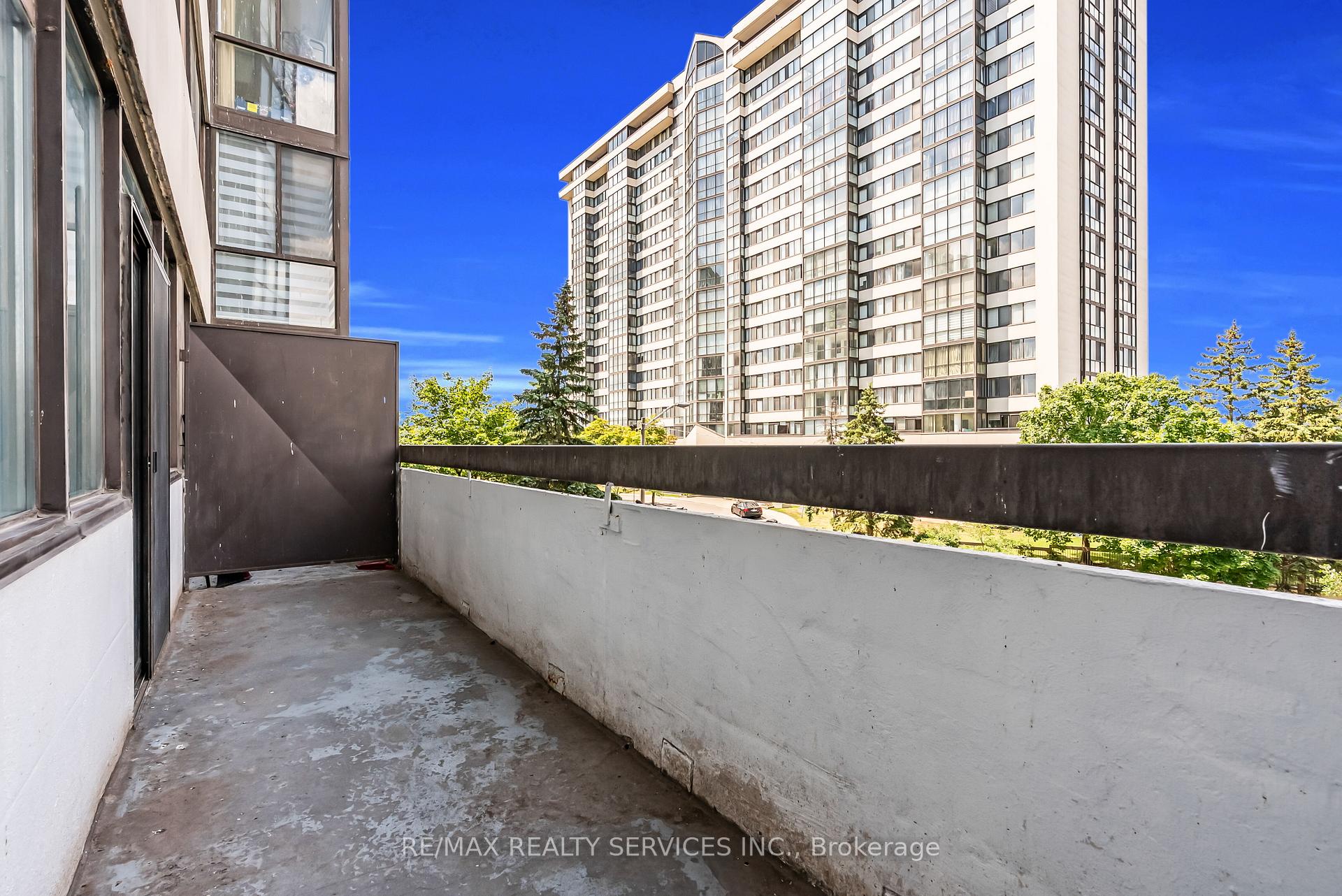 Photo 33 of Unit 306, 21 Markbrook Lane N, Etobicoke, Mount Olive-Silverstone-Jamestown — HOMEH