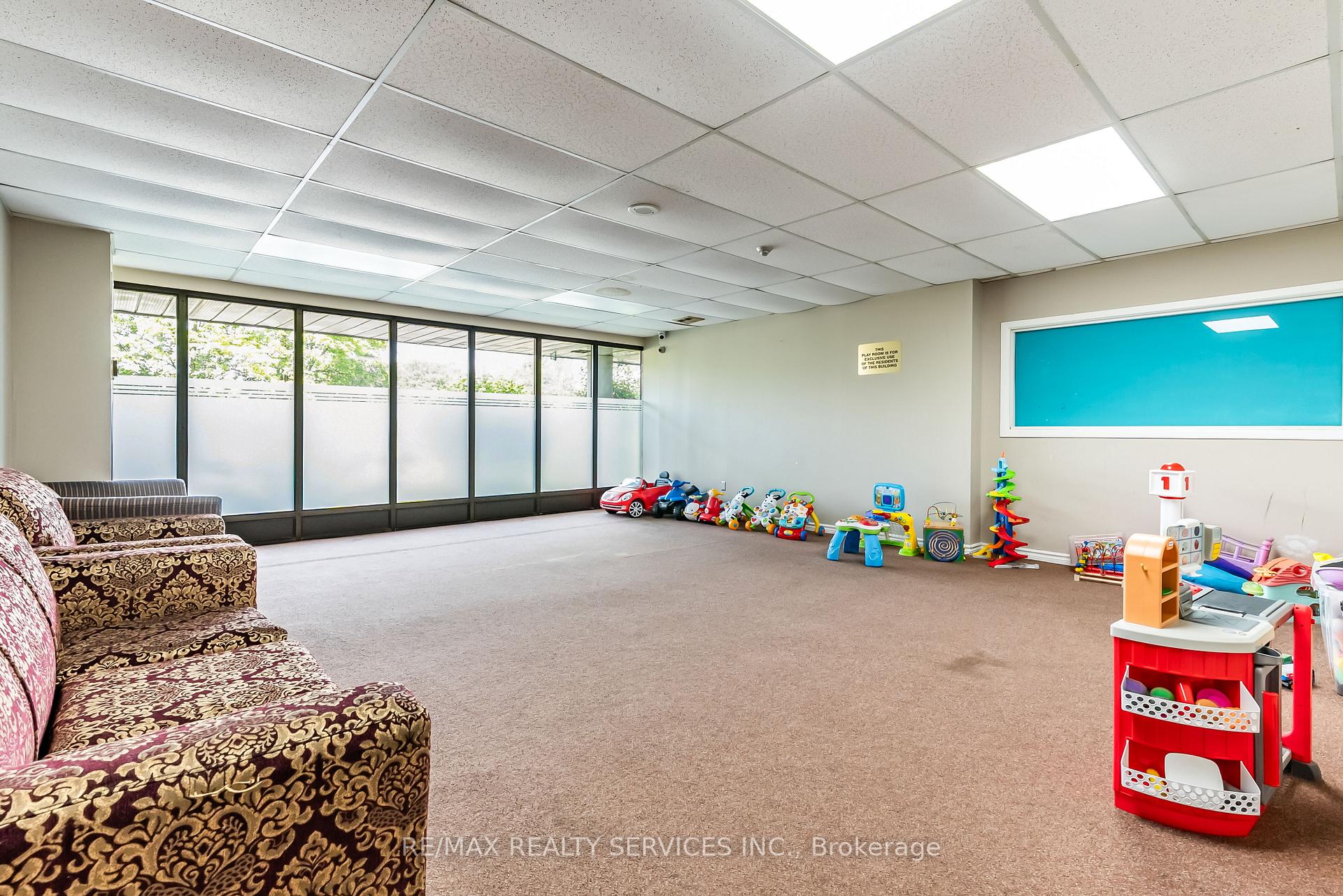 Photo 38 of Unit 306, 21 Markbrook Lane N, Etobicoke, Mount Olive-Silverstone-Jamestown — HOMEH