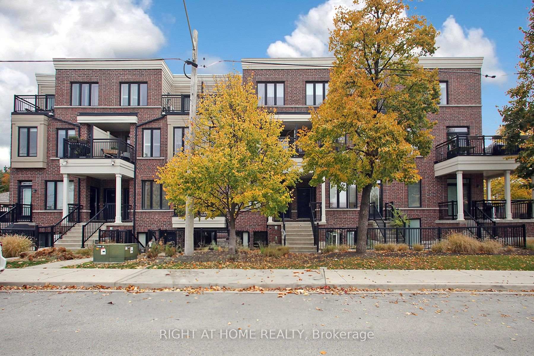 Photo 2 of Unit 147, 50 Carnation Avenue, Etobicoke, Long Branch — HOMEH