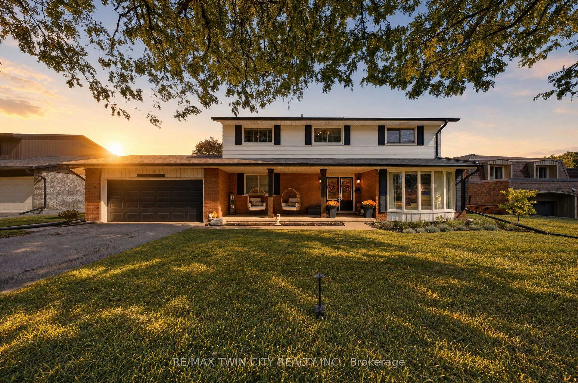 Photo 2 of 25 Cedarland Drive, Brantford, Brier Park — HOMEH