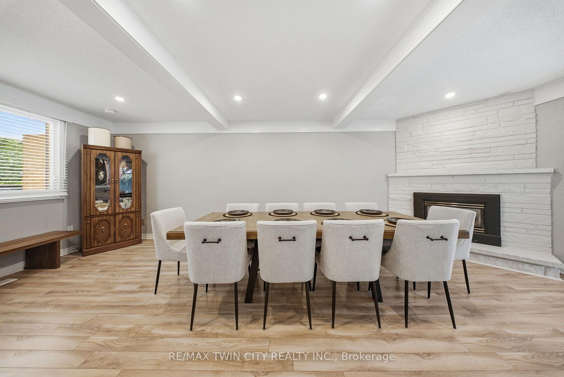 Photo 7 of 25 Cedarland Drive, Brantford, Brier Park — HOMEH
