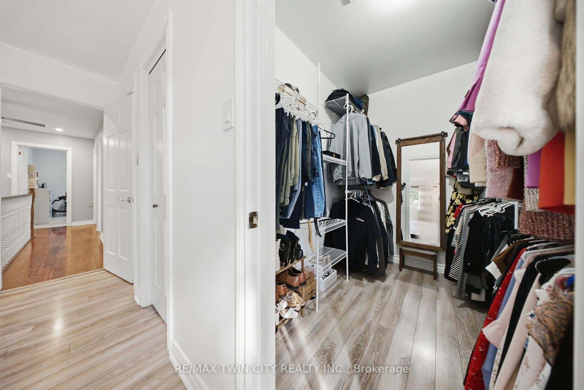Photo 22 of 25 Cedarland Drive, Brantford, Brier Park — HOMEH