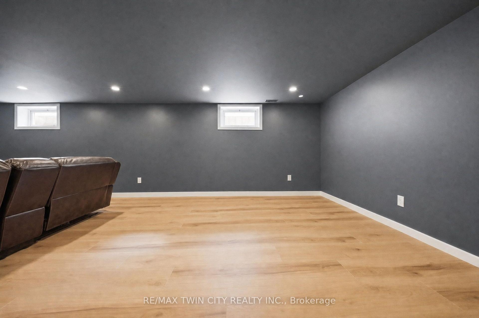 Photo 25 of 25 Cedarland Drive, Brantford, Brier Park — HOMEH