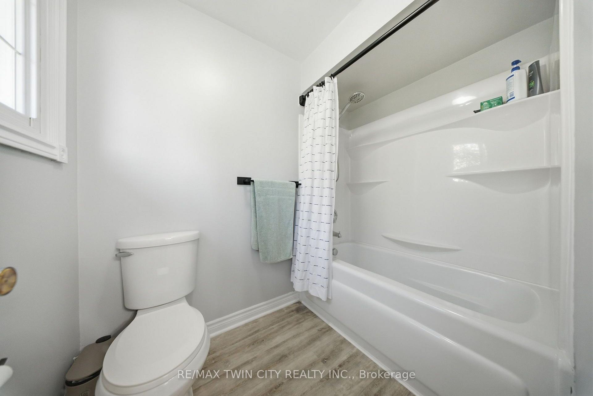 Photo 28 of 25 Cedarland Drive, Brantford, Brier Park — HOMEH