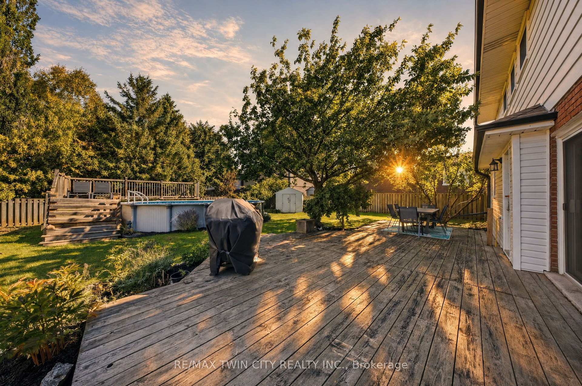Photo 31 of 25 Cedarland Drive, Brantford, Brier Park — HOMEH