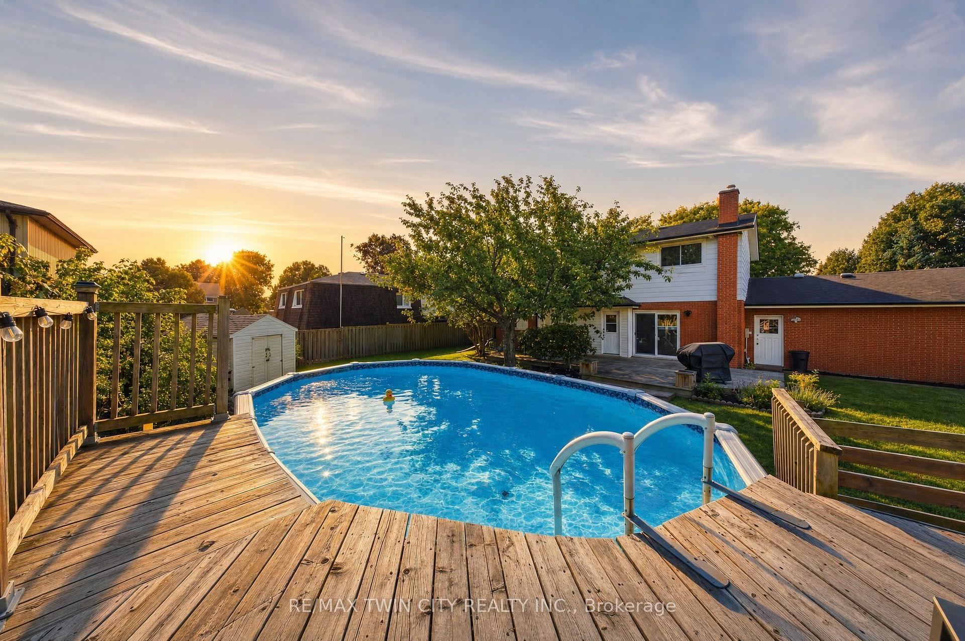 Photo 34 of 25 Cedarland Drive, Brantford, Brier Park — HOMEH