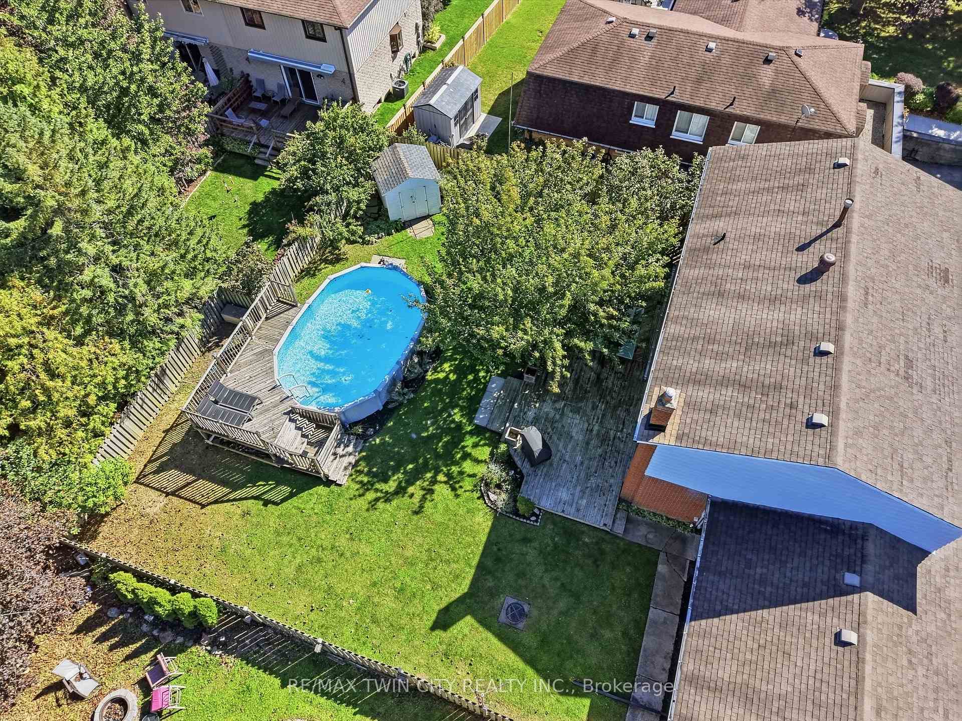 Photo 37 of 25 Cedarland Drive, Brantford, Brier Park — HOMEH
