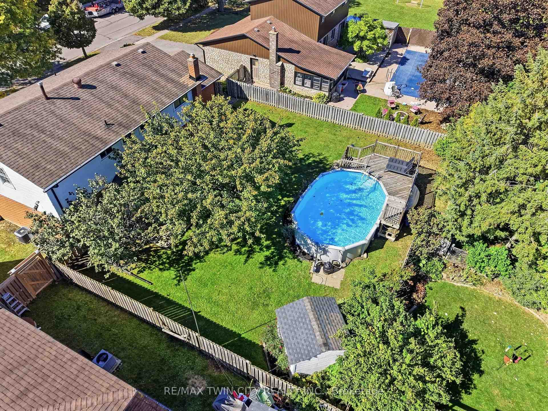 Photo 38 of 25 Cedarland Drive, Brantford, Brier Park — HOMEH
