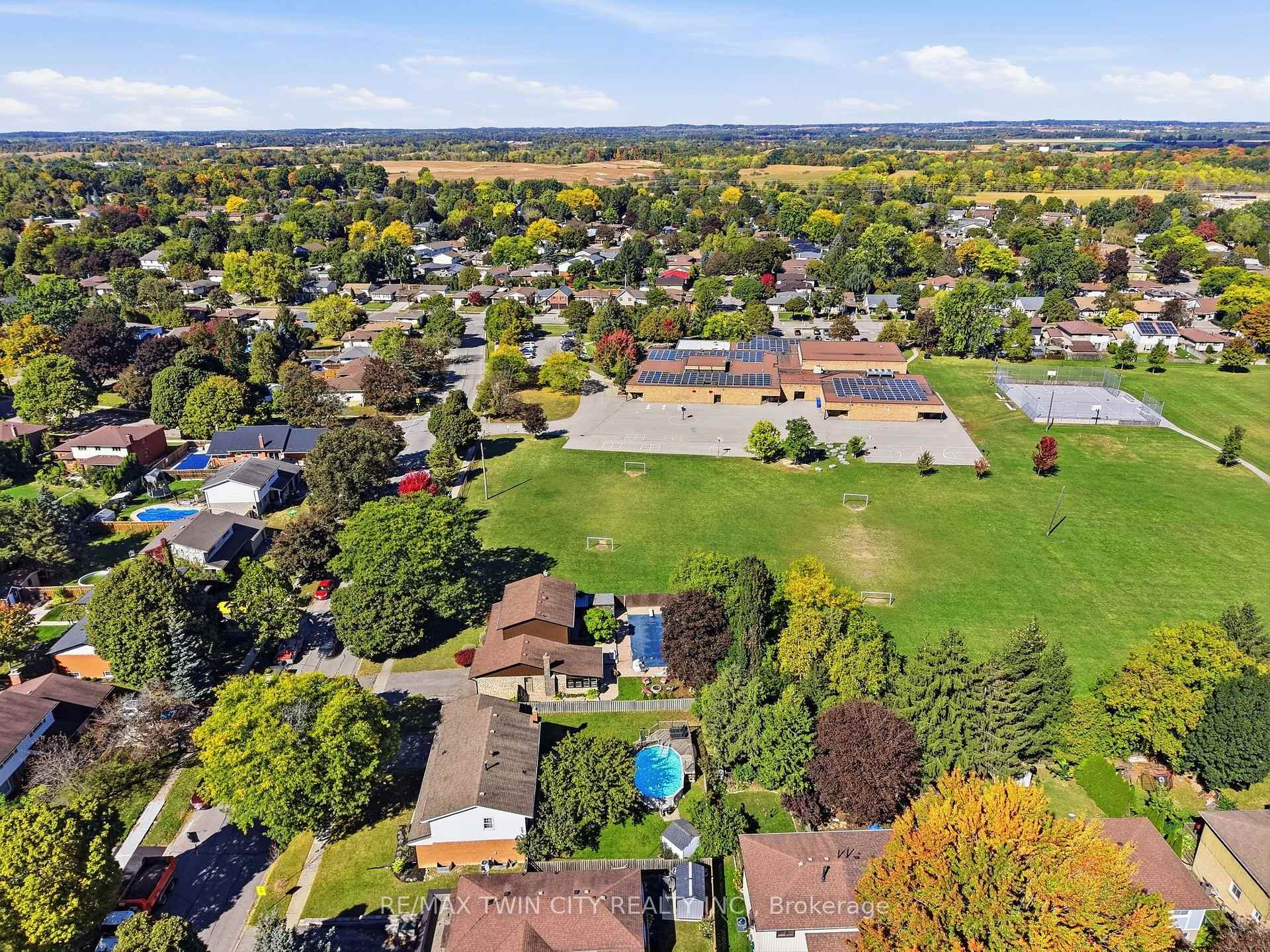 Photo 42 of 25 Cedarland Drive, Brantford, Brier Park — HOMEH