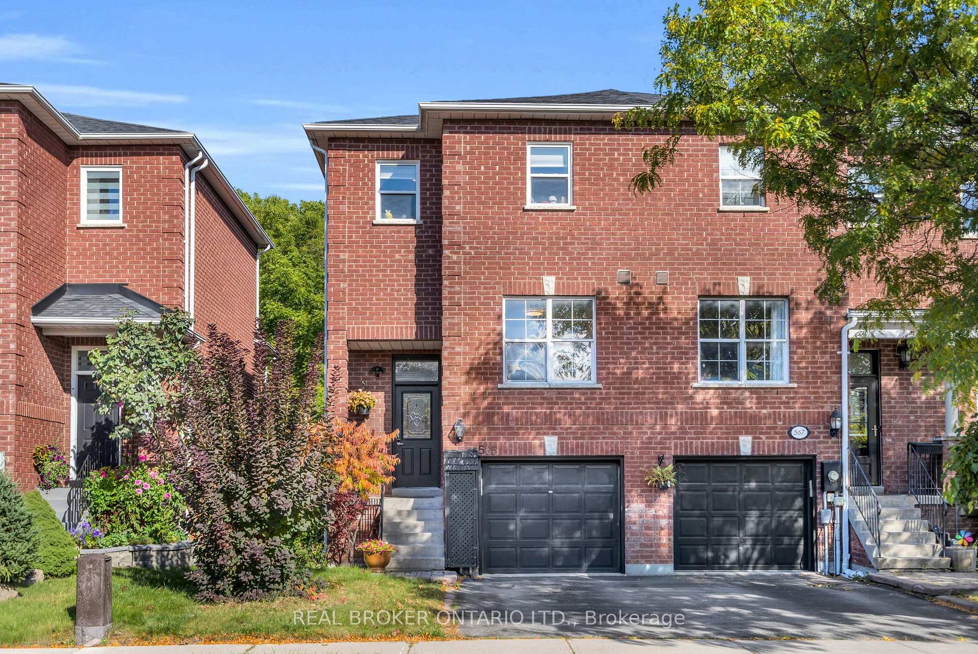 Front of 565 Bondi Avenue