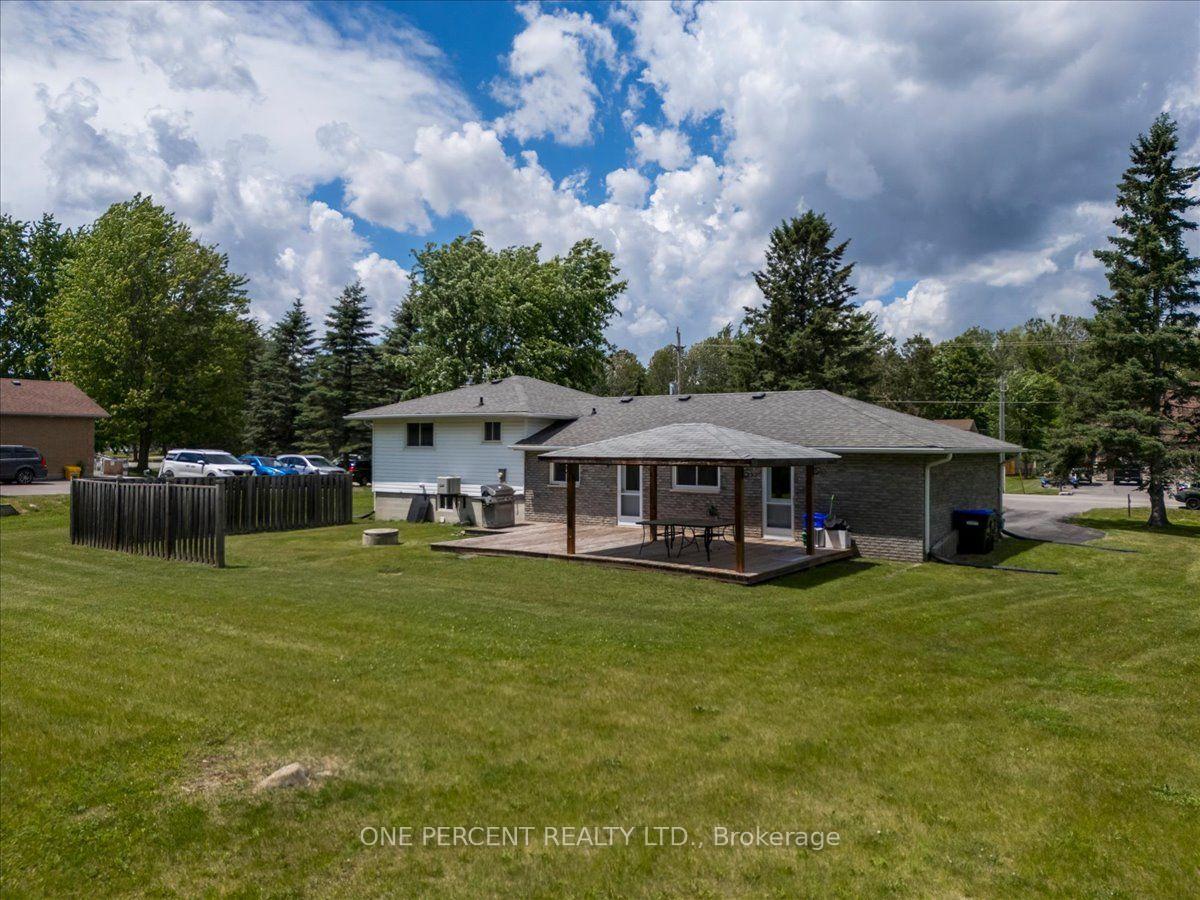 Photo 14 of 1235 Gilford Road, Innisfil, Gilford — HOMEH