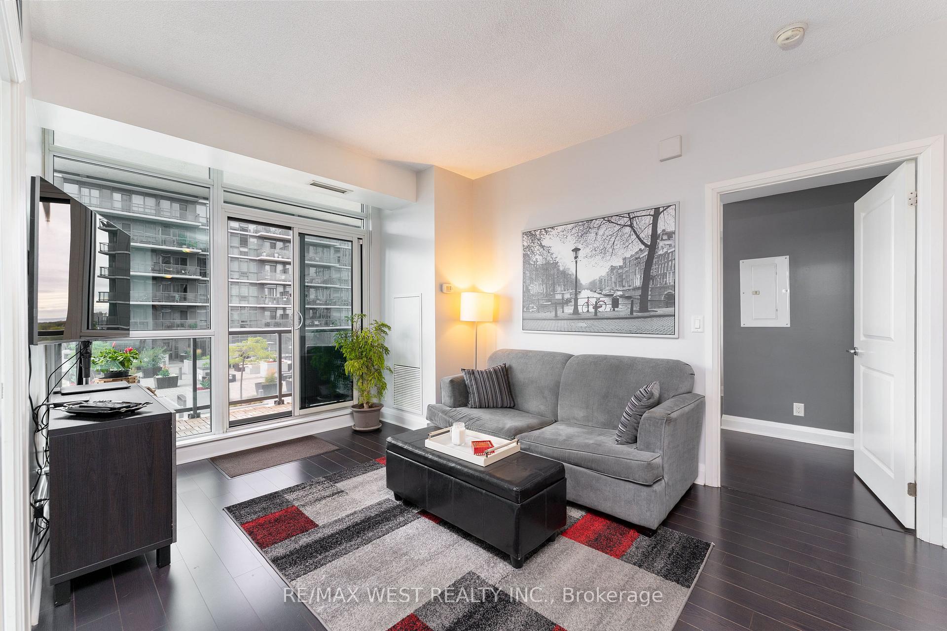 Photo 2 of Unit 710, 1185 The Queensway, Etobicoke, Islington-City Centre West — HOMEH