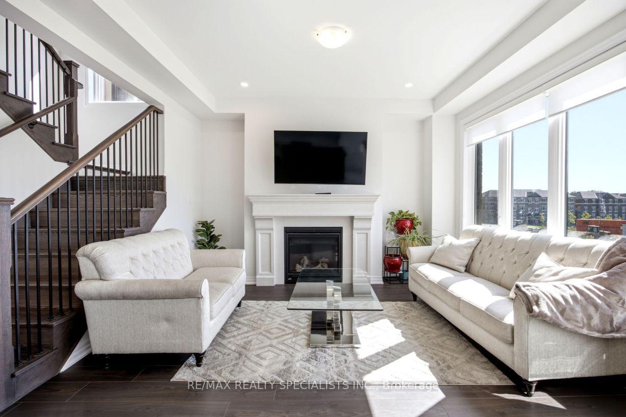 Photo 9 of 27 Salmon Crescent, Clarington, Newcastle — HOMEH
