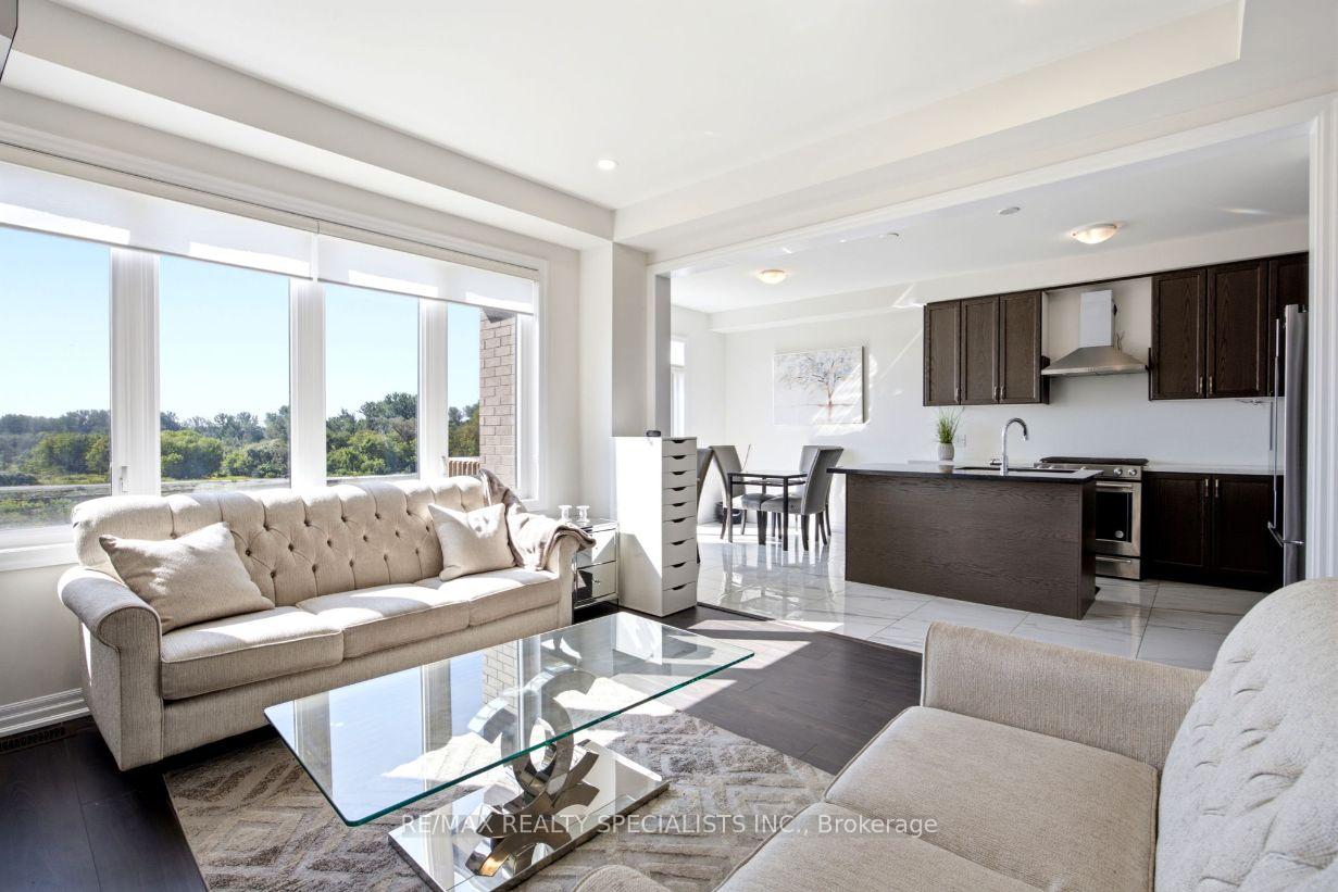 Photo 10 of 27 Salmon Crescent, Clarington, Newcastle — HOMEH