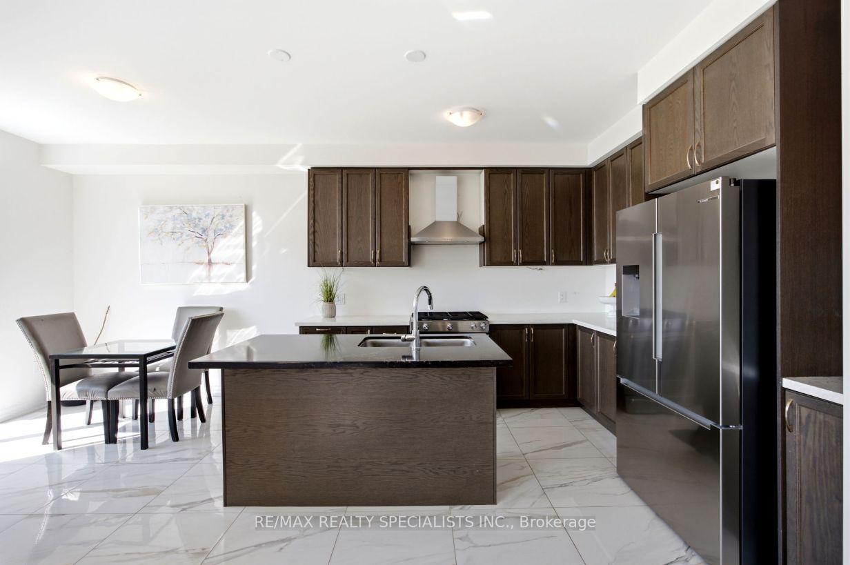Photo 11 of 27 Salmon Crescent, Clarington, Newcastle — HOMEH