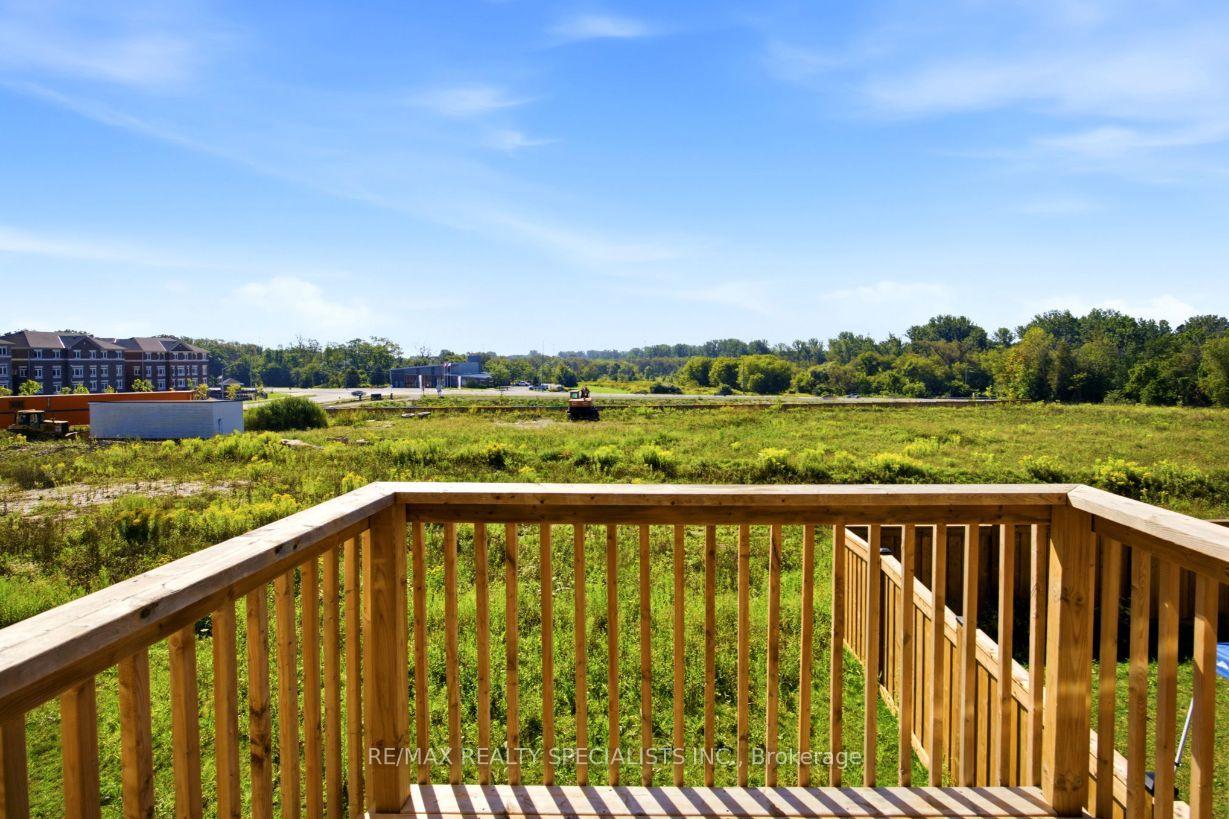 Photo 15 of 27 Salmon Crescent, Clarington, Newcastle — HOMEH