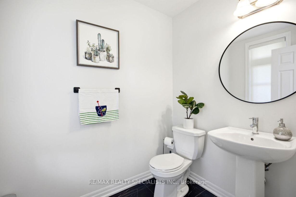 Photo 18 of 27 Salmon Crescent, Clarington, Newcastle — HOMEH