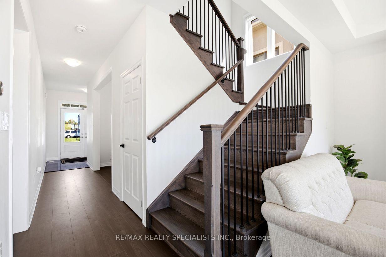 Photo 20 of 27 Salmon Crescent, Clarington, Newcastle — HOMEH