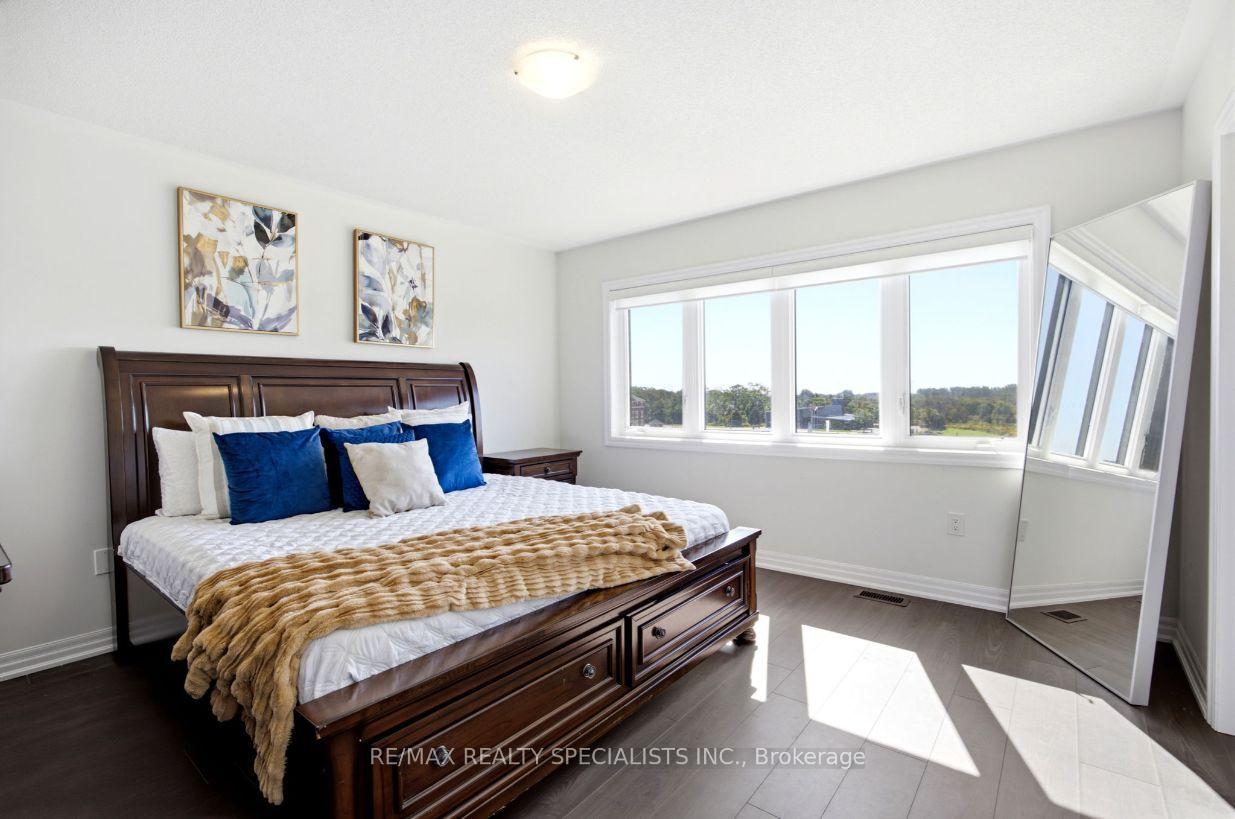 Photo 23 of 27 Salmon Crescent, Clarington, Newcastle — HOMEH