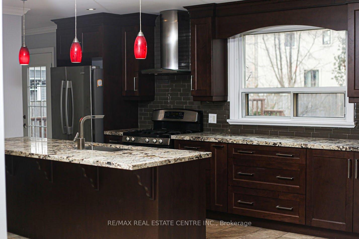 Photo 13 of 1077 Selby Avenue, Oakville, West — HOMEH