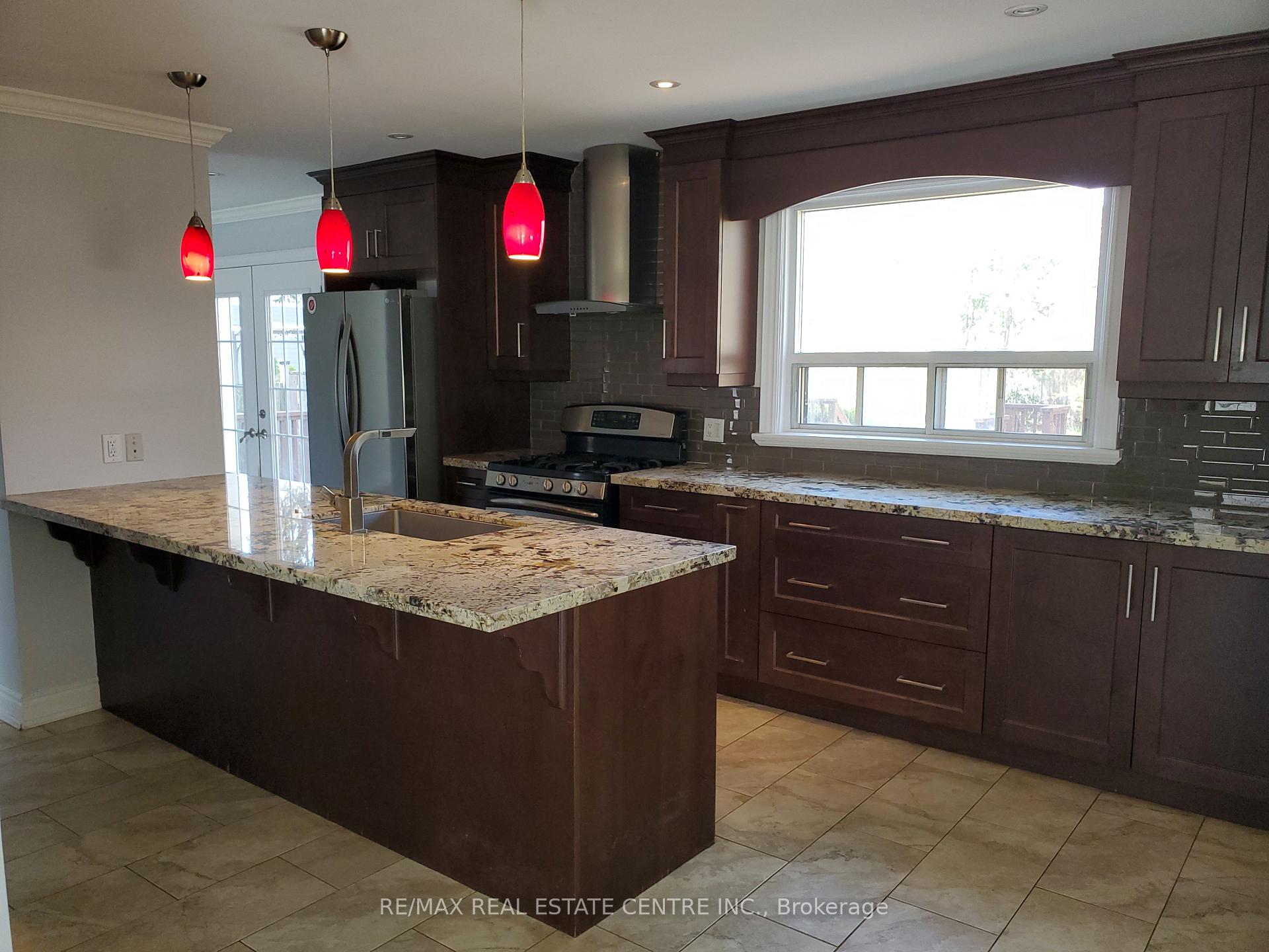 Photo 17 of 1077 Selby Avenue, Oakville, West — HOMEH