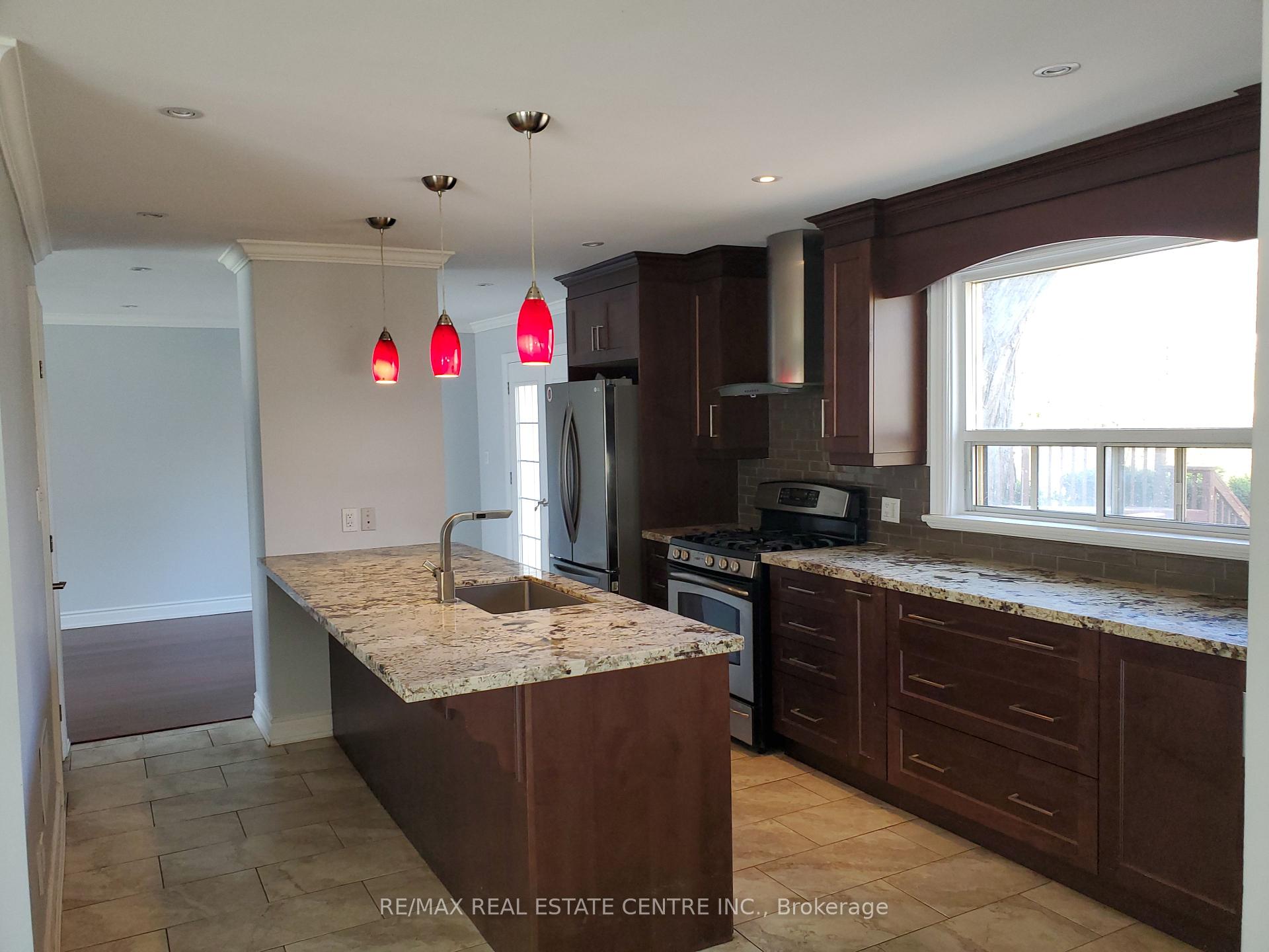 Photo 18 of 1077 Selby Avenue, Oakville, West — HOMEH
