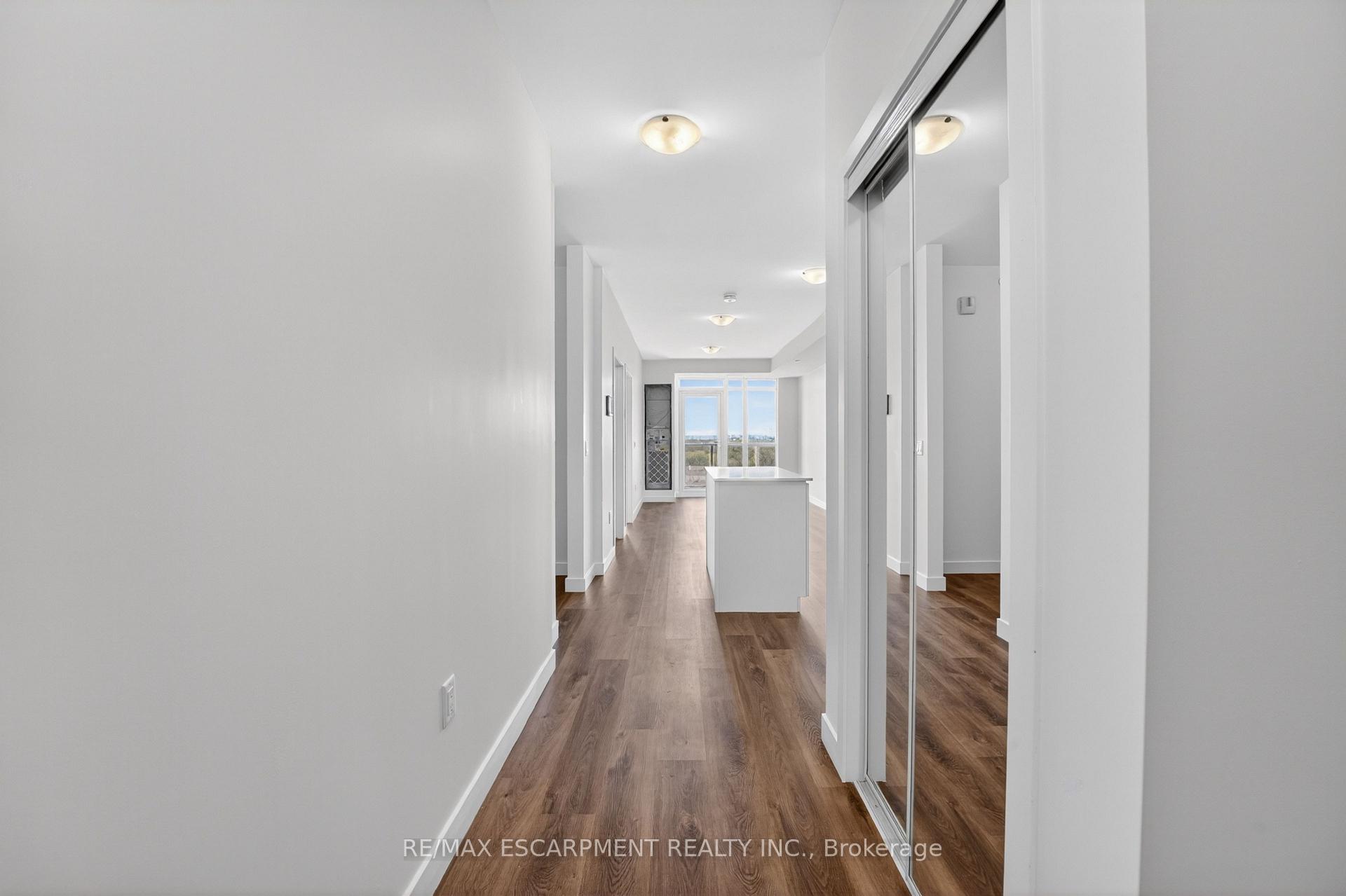 Photo 3 of Unit 822, 461 Green Road, Hamilton, Stoney Creek — HOMEH