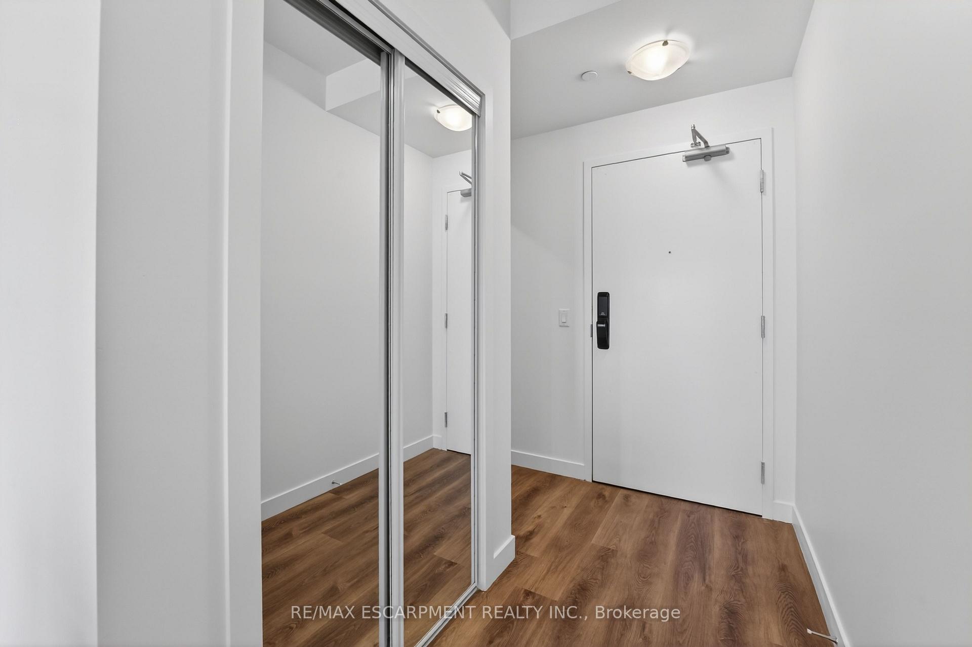 Photo 6 of Unit 822, 461 Green Road, Hamilton, Stoney Creek — HOMEH