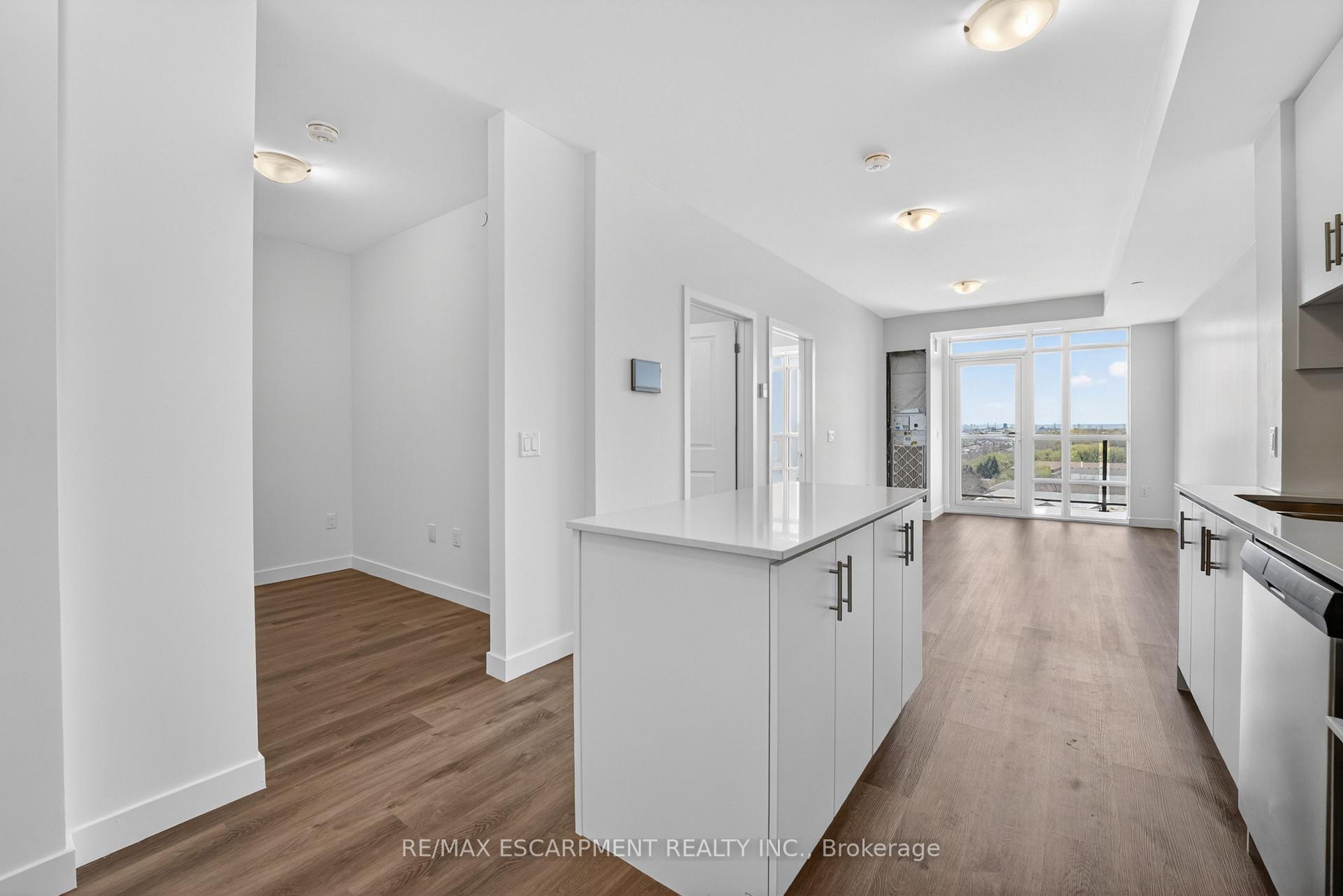 Photo 15 of Unit 822, 461 Green Road, Hamilton, Stoney Creek — HOMEH