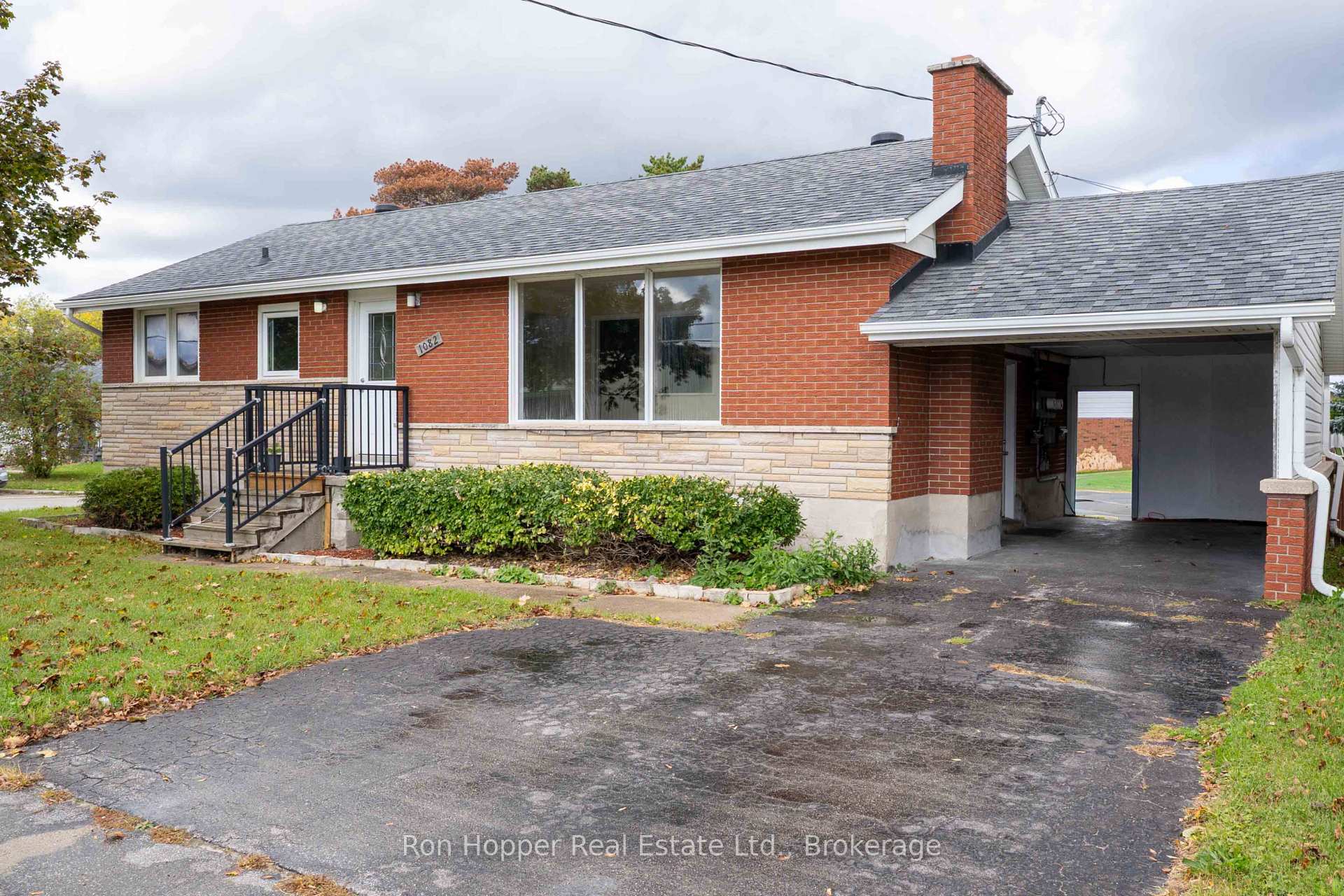 Photo 2 of 1082 8th Street E, Owen Sound — HOMEH