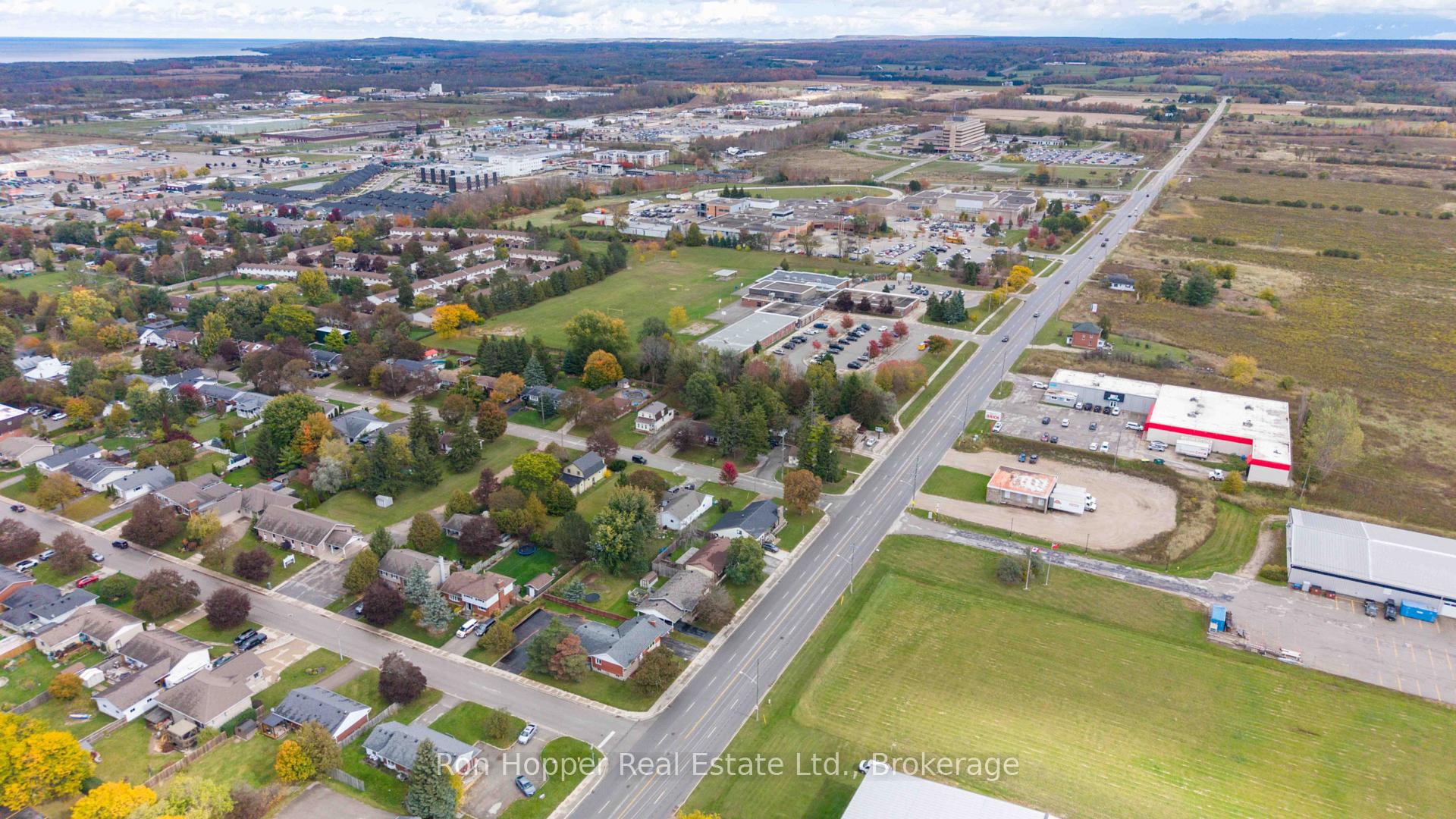 Photo 8 of 1082 8th Street E, Owen Sound — HOMEH