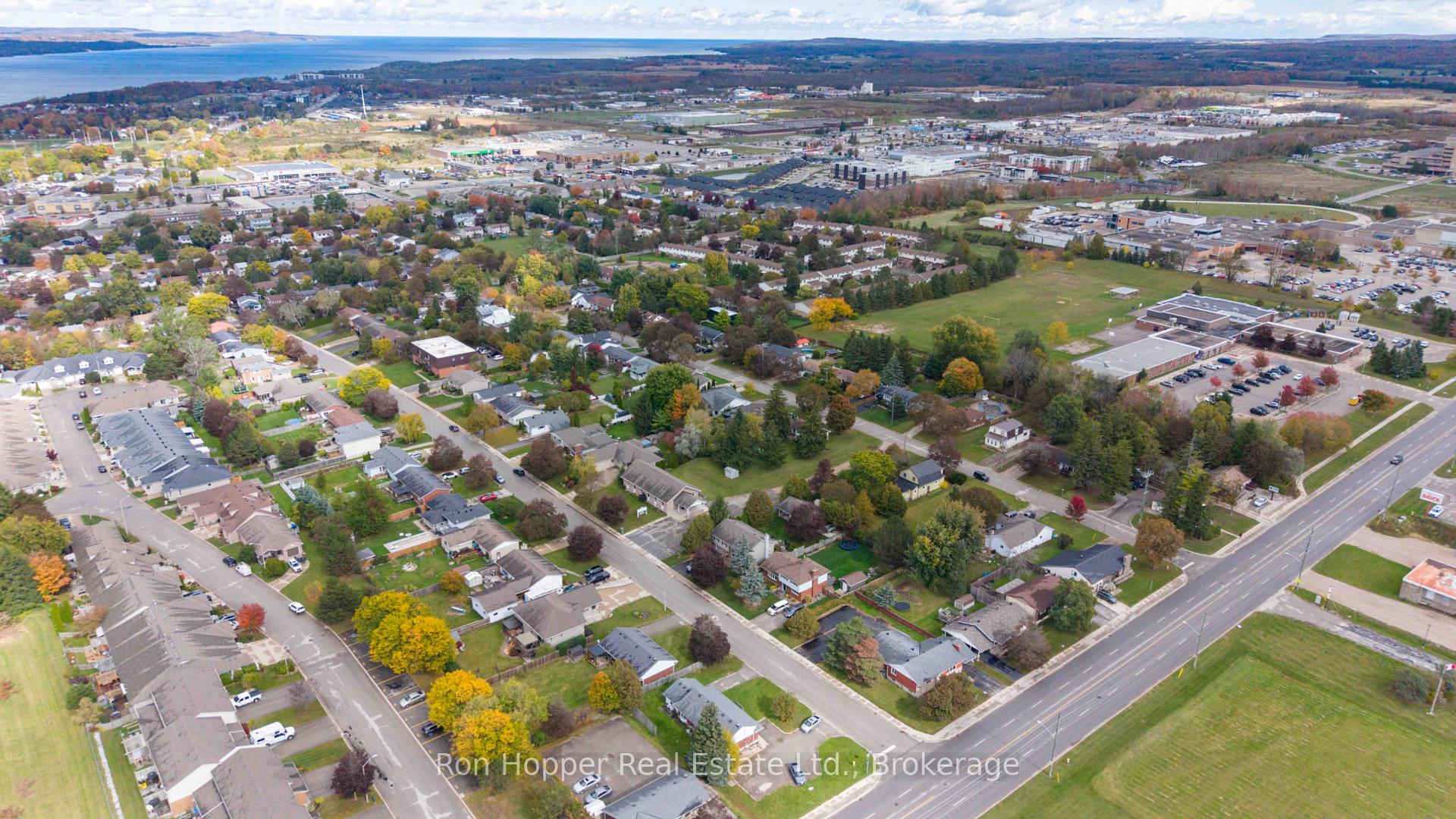 Photo 9 of 1082 8th Street E, Owen Sound — HOMEH