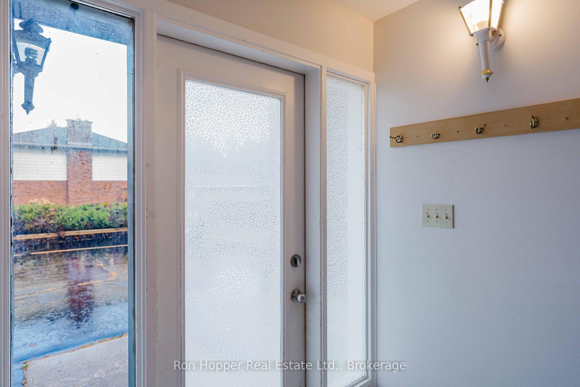Photo 11 of 1082 8th Street E, Owen Sound — HOMEH
